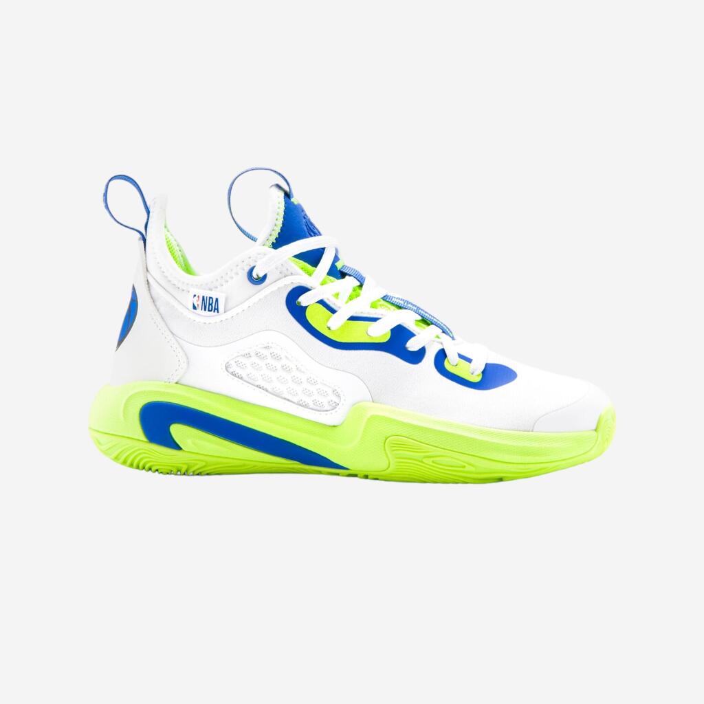 PATIKE ZA KOŠARKU SE900 MINI ME DEČJE - NBA MAVS BELE