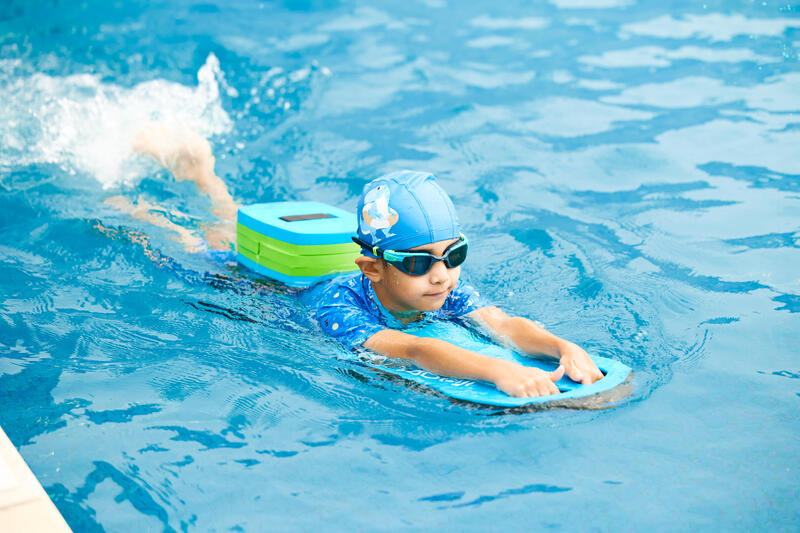 Jak nauczyć dziecko pływać? Nauka pływania dla dzieci