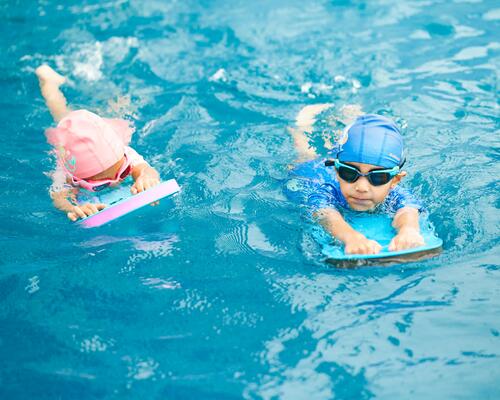 AL AGUA NIÑOS: consejos para que los más pequeños empiecen a nadar