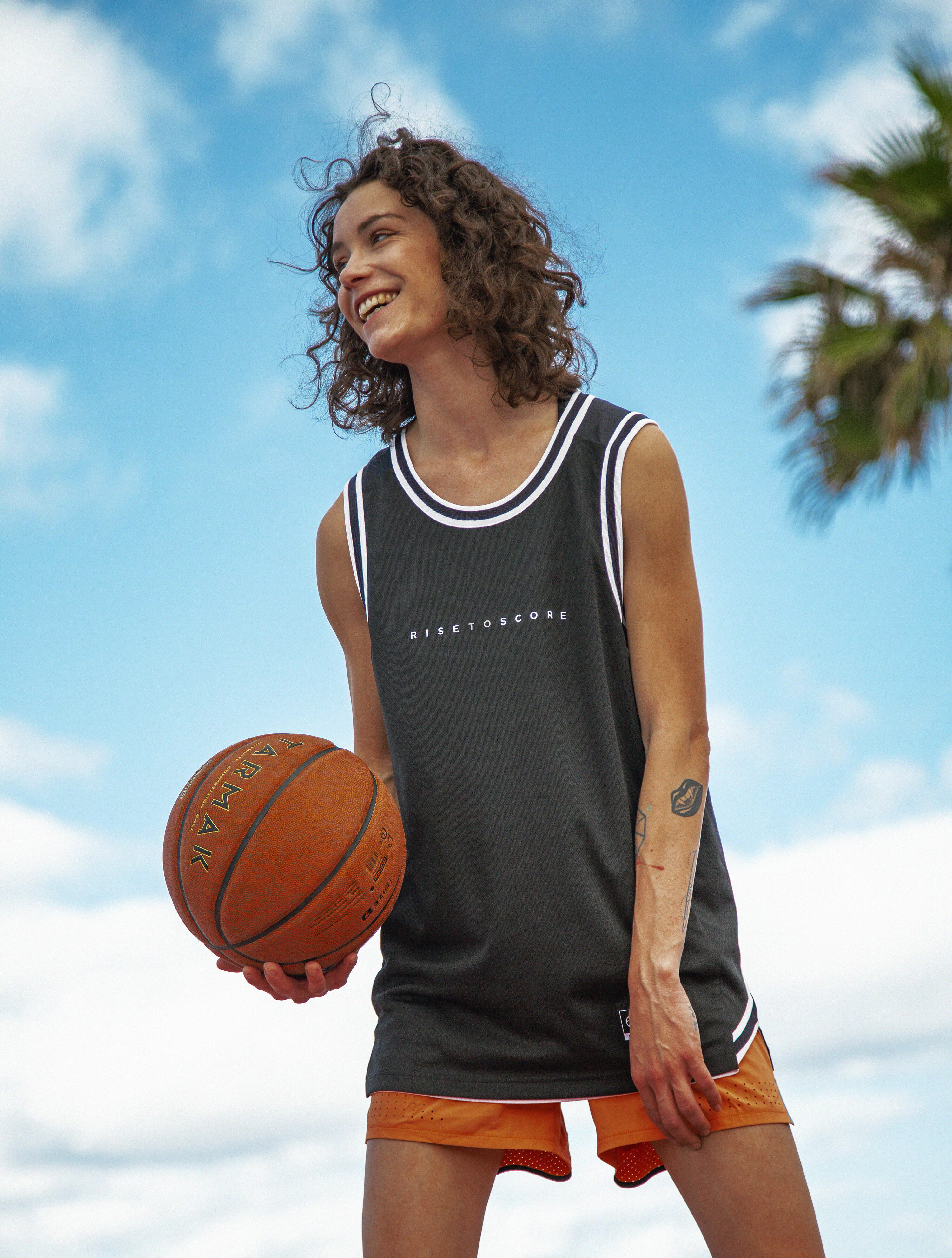 Camiseta de baloncesto sin mangas reversible adulto - T500 negro banco 12/13