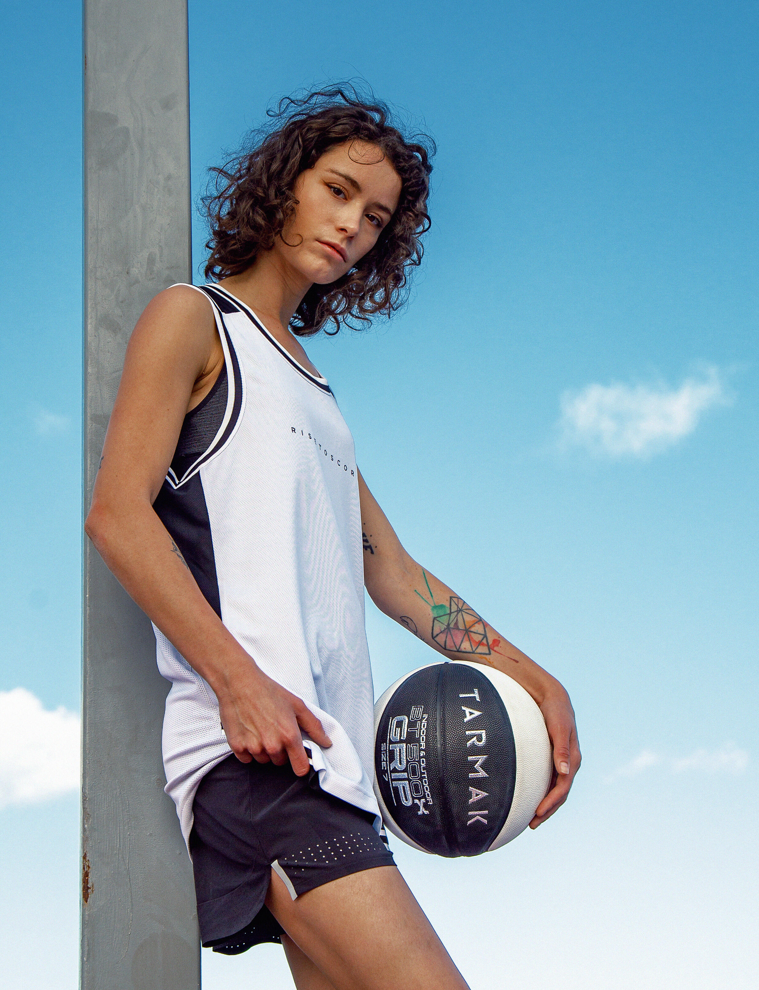Camiseta de baloncesto sin mangas reversible adulto - T500 negro banco 9/13