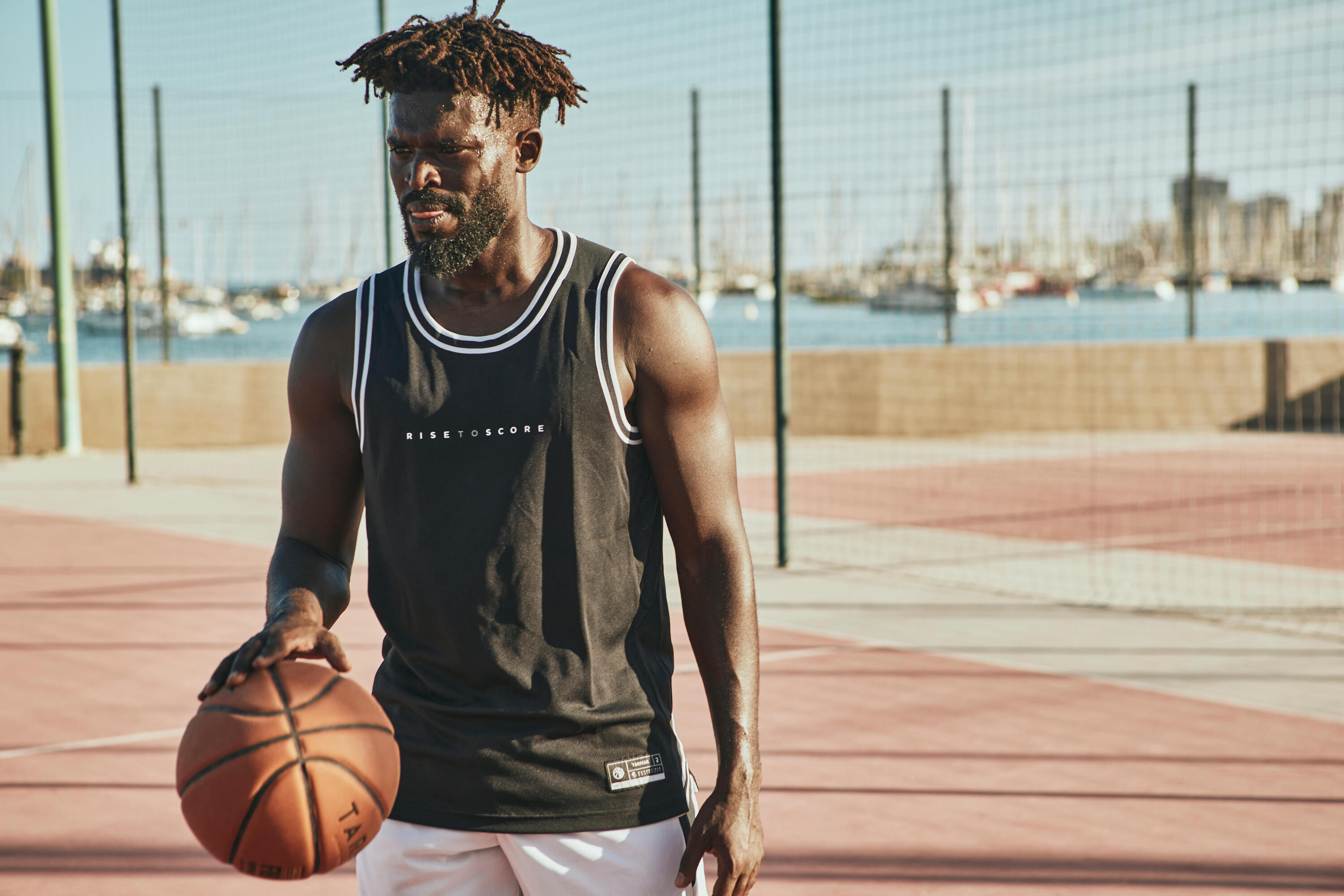 Camiseta de baloncesto sin mangas reversible adulto - T500 negro banco 10/13