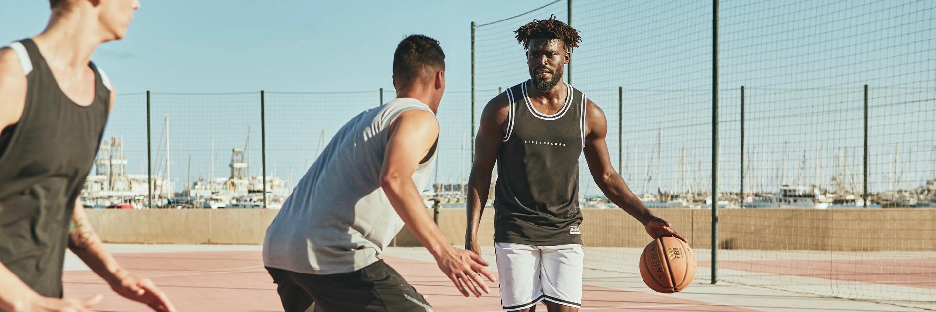 entraînement-dribble-exercices-ballon-basketball-femme