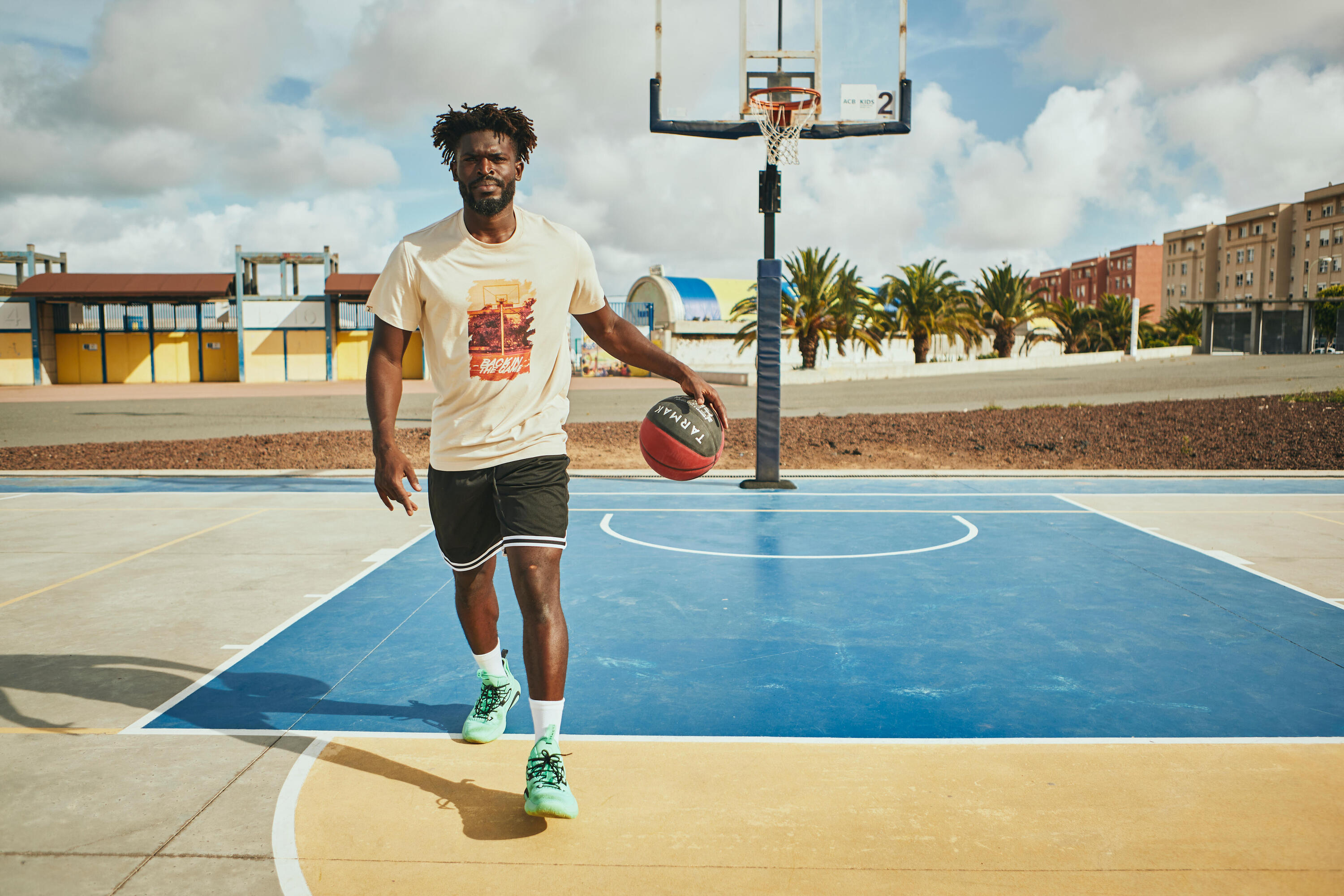 PLAYERA DE BÁSQUETBOL UNISEX - TS500 SIGNATURE BEIGE 8/11