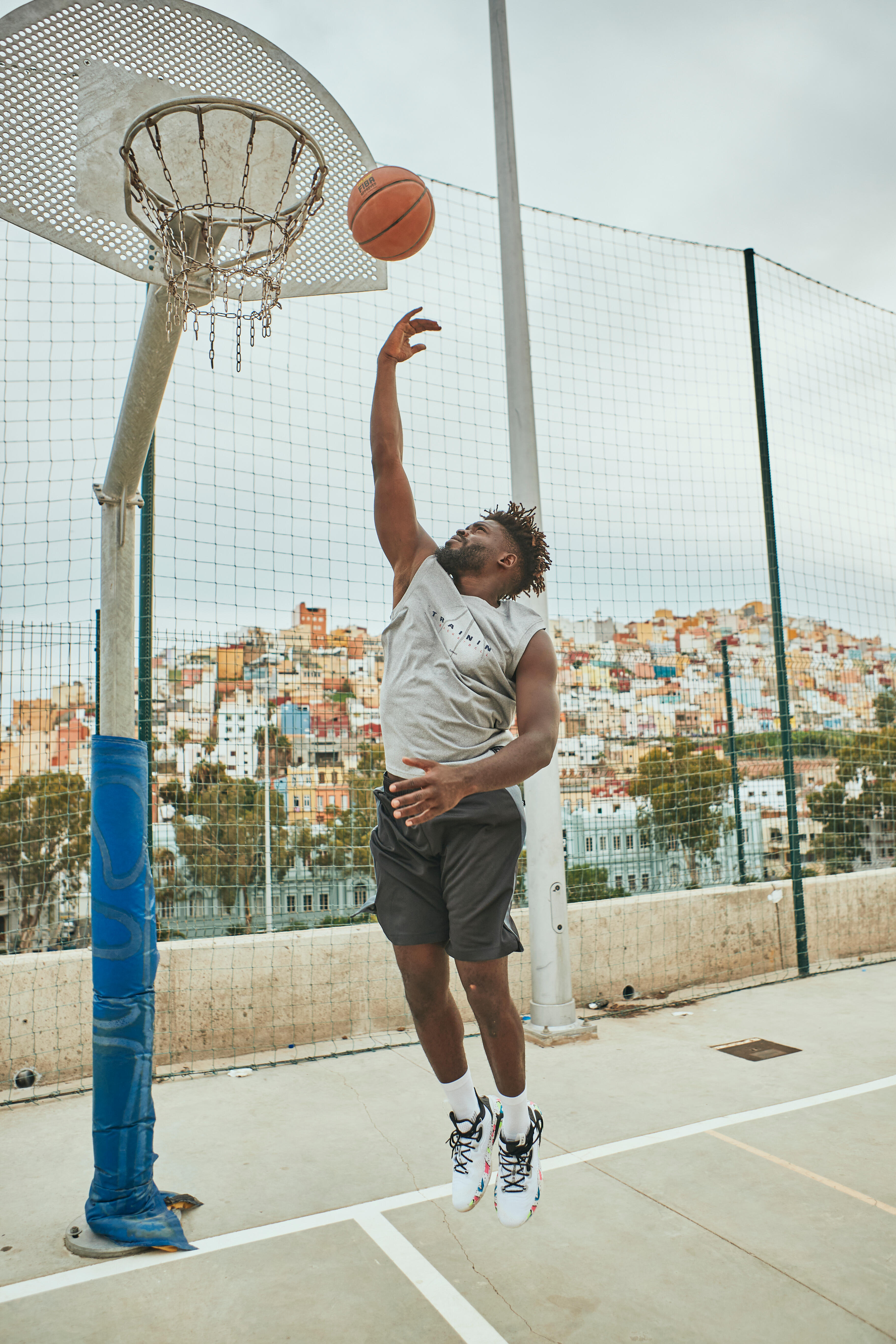 Maillot de basketball - TS 500 gris - TARMAK