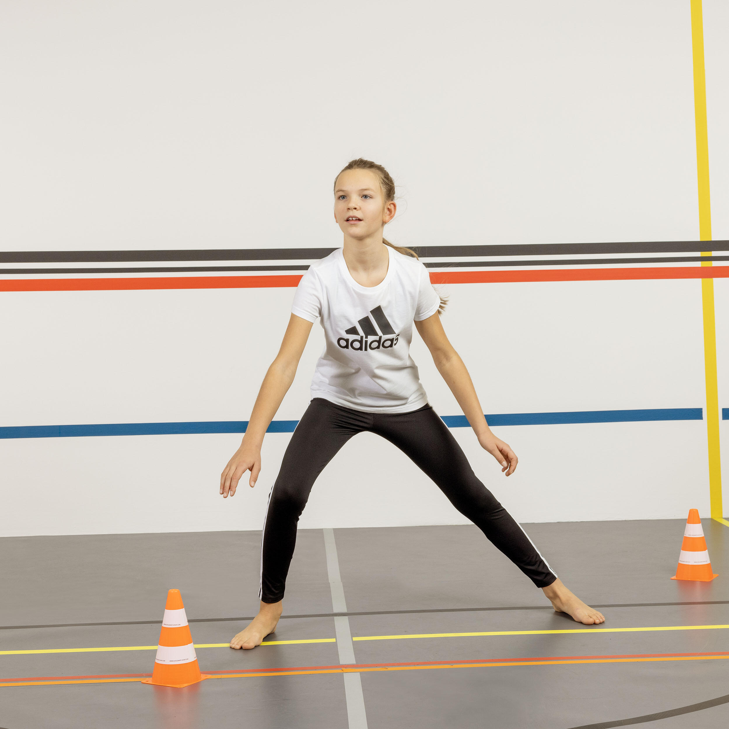 T-shirt adidas fille - blanc logo noir 10/12