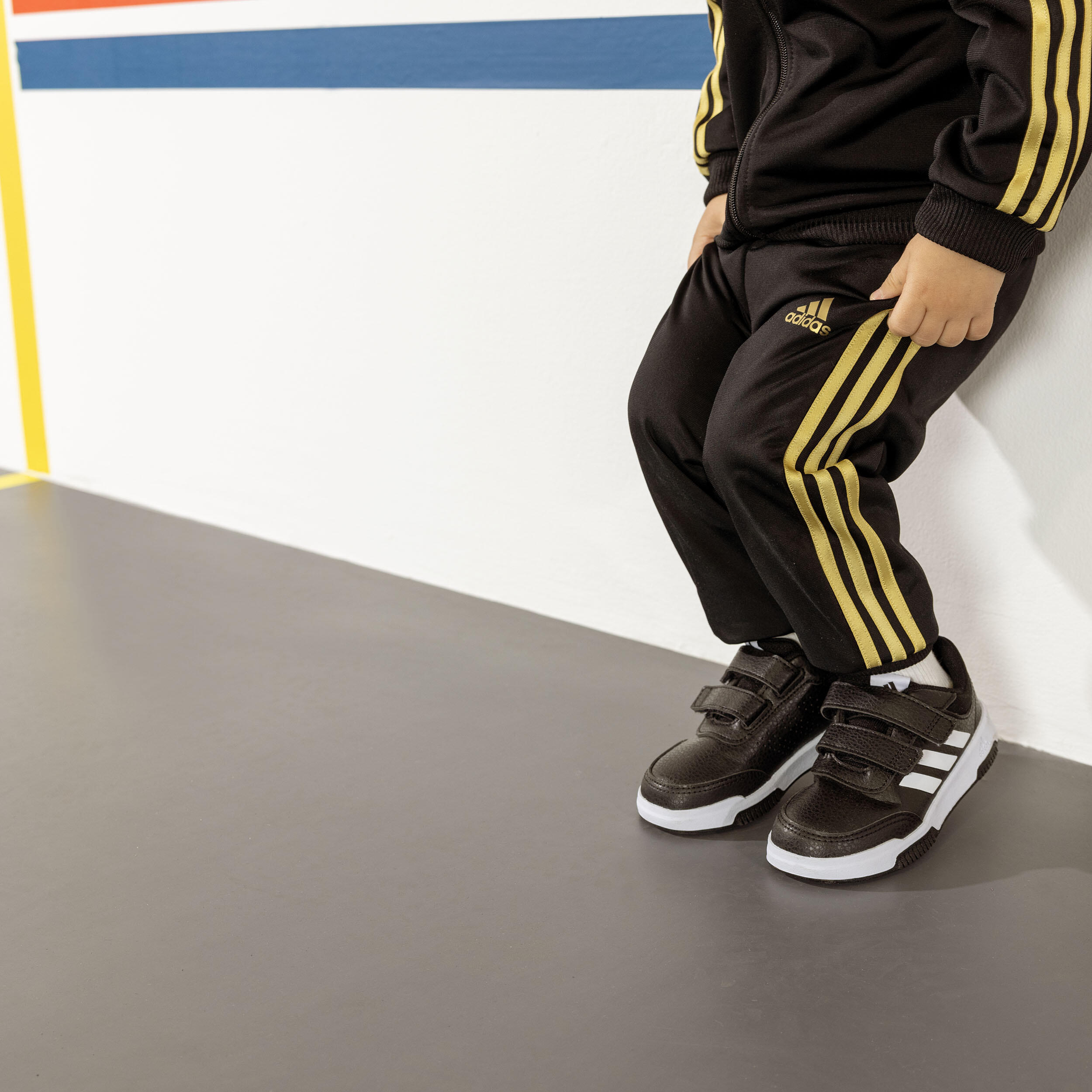 Scarpe da ginnastica ADIDAS baby TENSAUR con strap nero-bianco 11/16