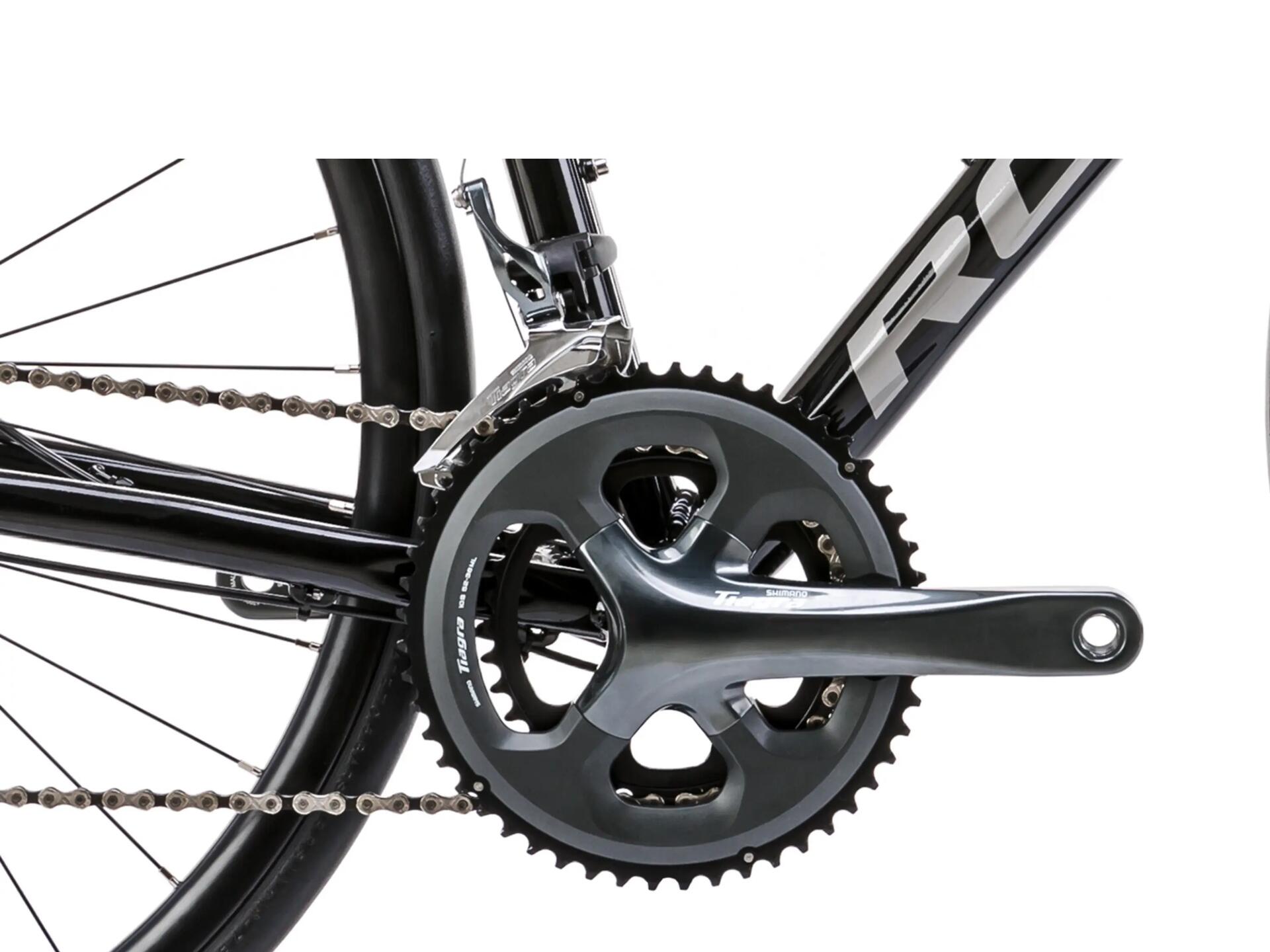 Reparatur am Hinterrad eines Fahrrads