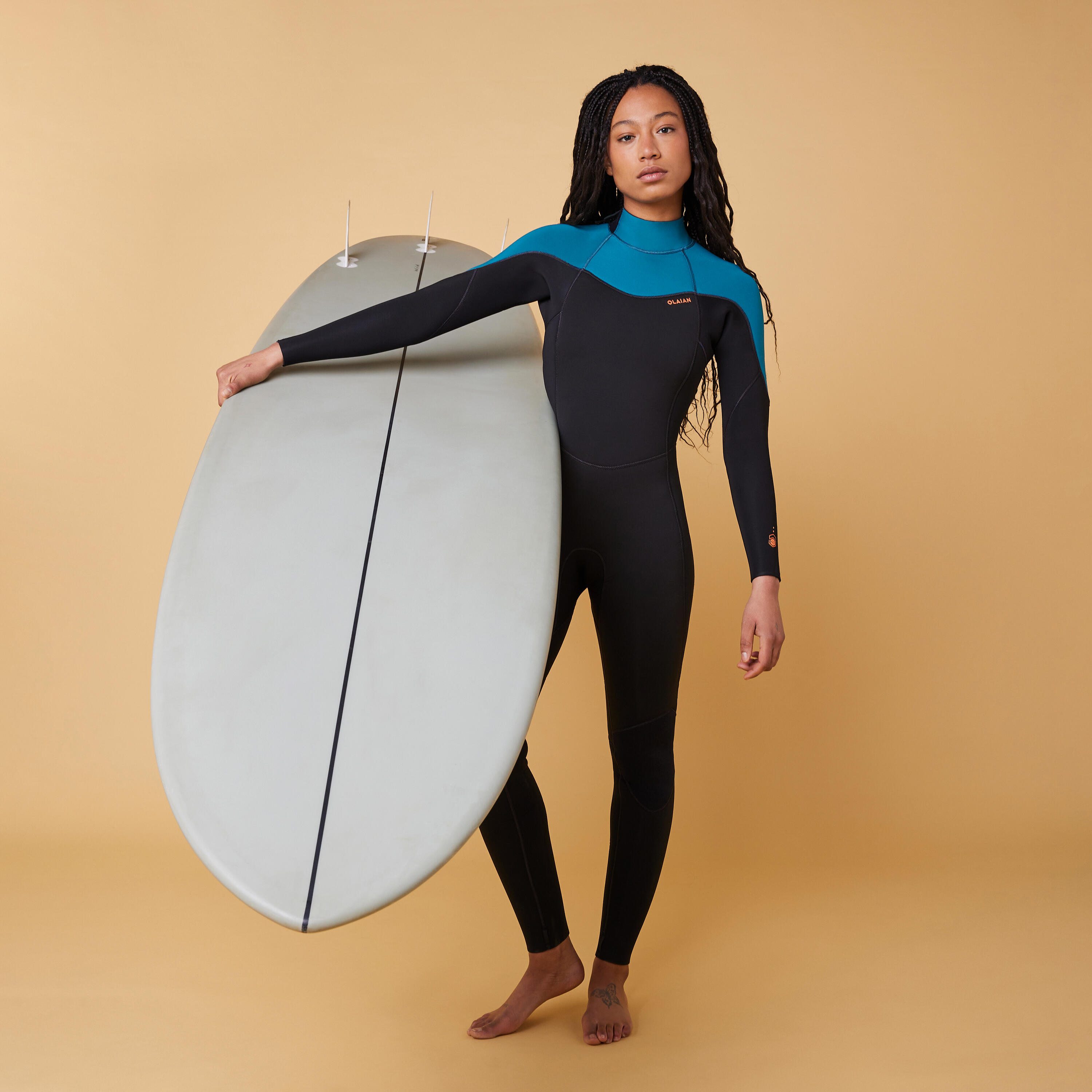 WOMEN'S WETSUIT SURF 500 4/3 BLACK AND GREEN BACKZIP 1/10