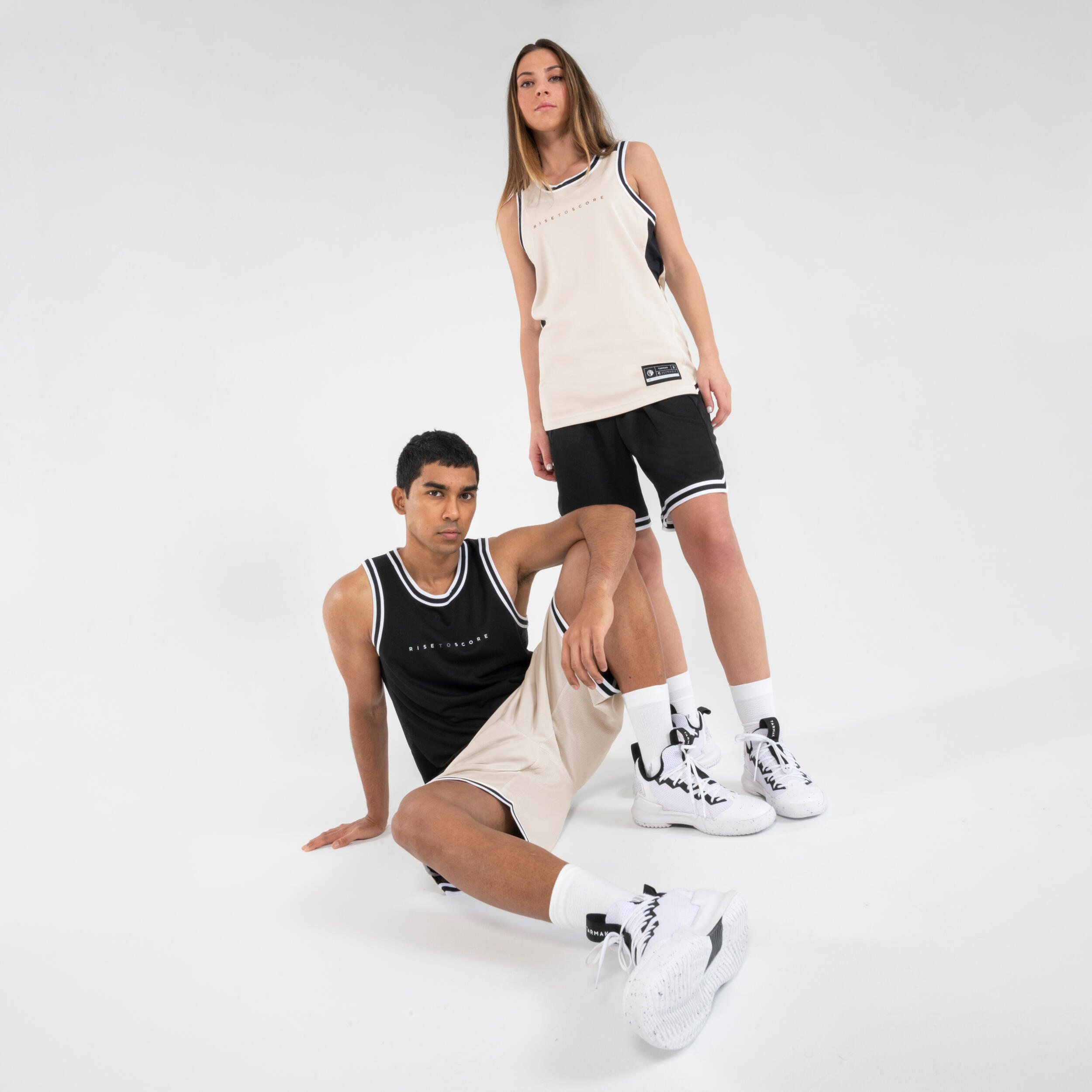 TARMAK Obojstranné basketbalové tielko unisex T500 čierno-béžové XS · záber 5