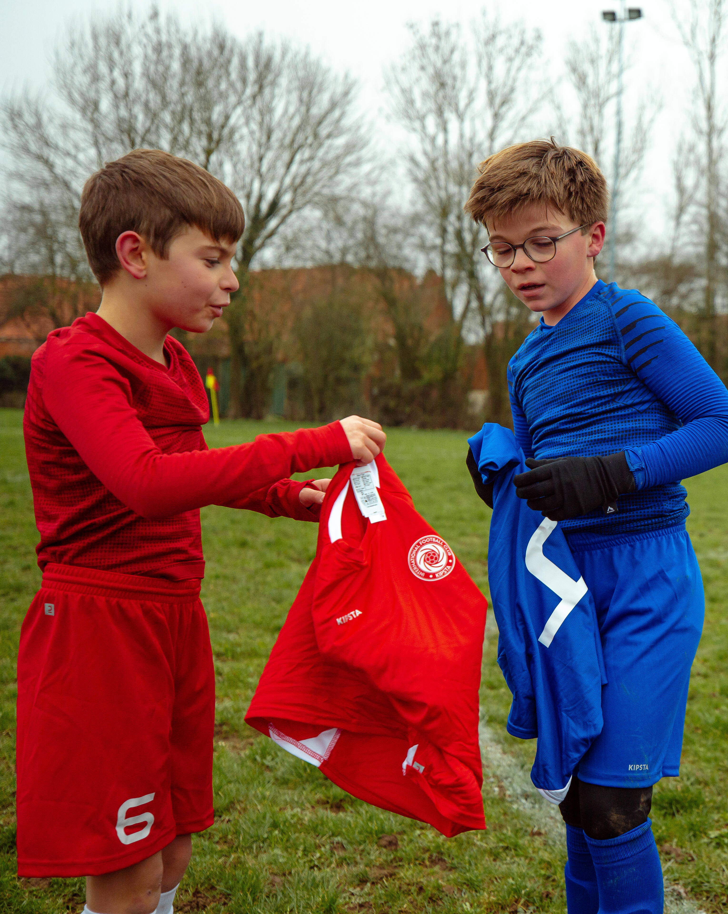 Short de soccer enfant – Essentiel rouge - KIPSTA