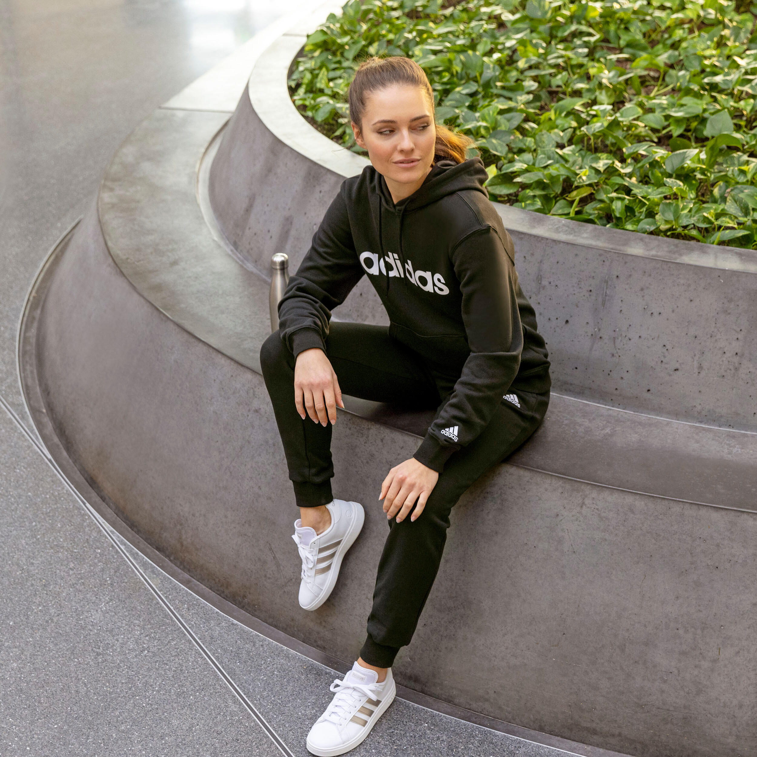 Women's Fitness Jogging Bottoms - Black 10/11