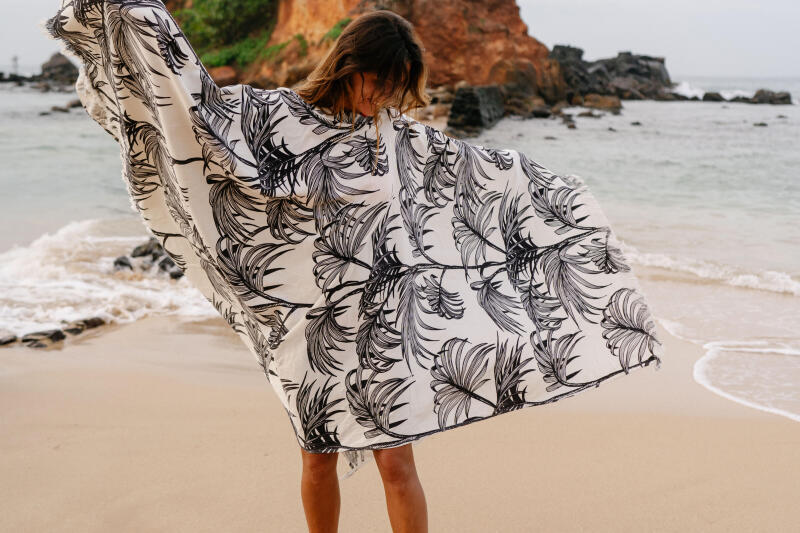 Ręcznik plażowy - ponczo Olaian Exofil XXL 190 x 190 cm
