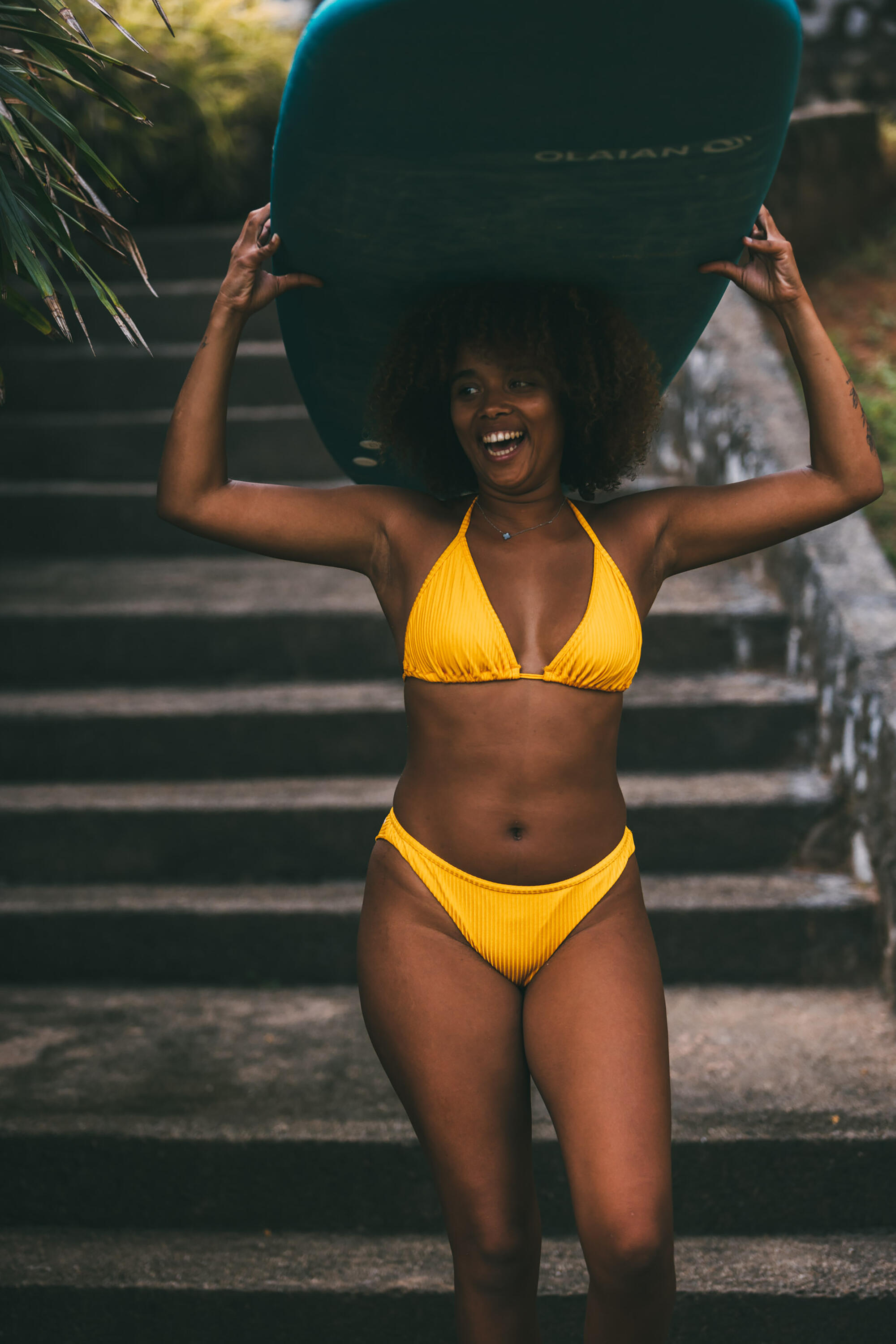 Culotte tanga Lulu unie jaune côtelé très échancrée 10/12