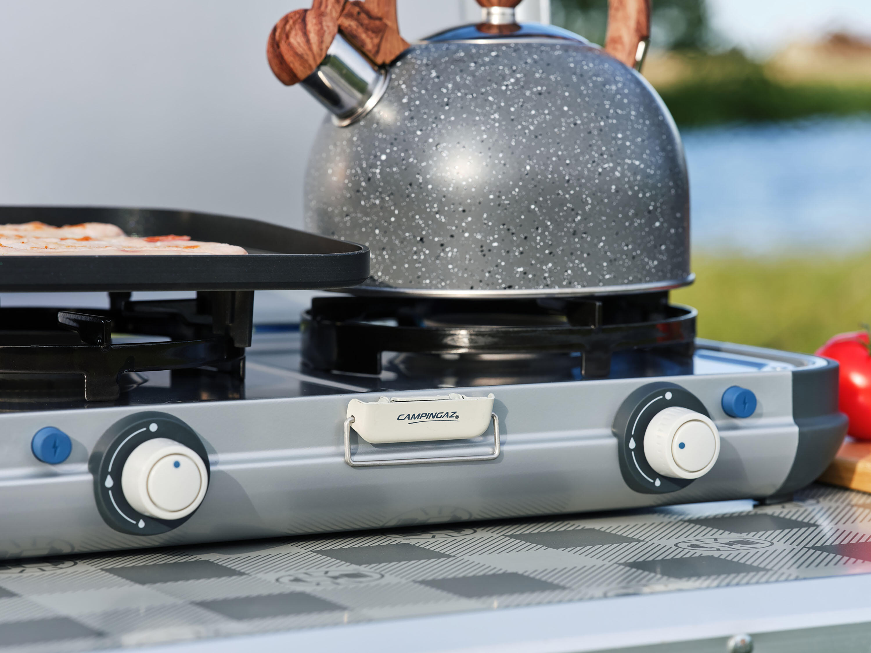 2-pits camping kooktoestel op gas Camp & Grill plancha, grill en wok 13/20