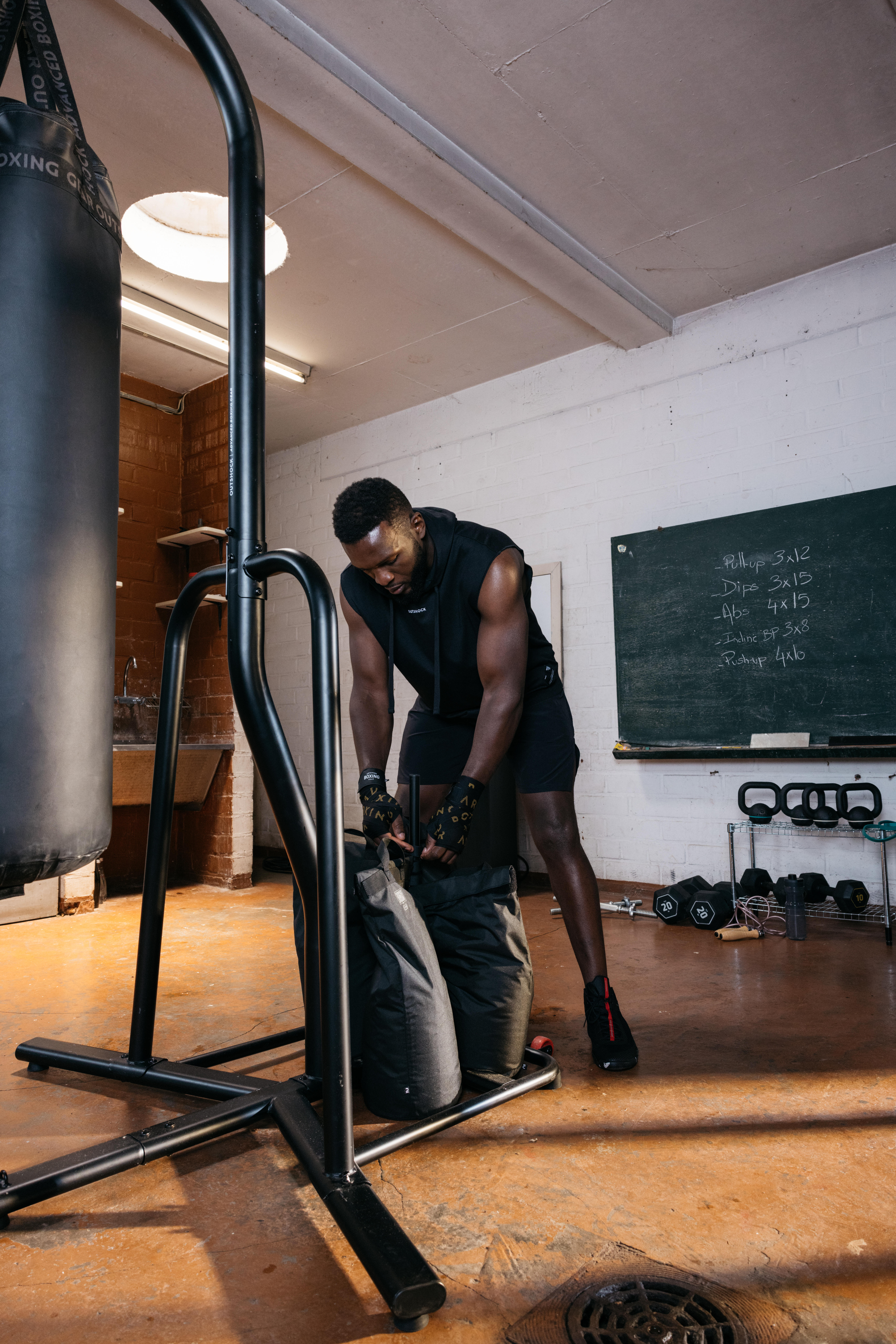 Adult Boxing Free Standing Versatile and Weightable Punching Bag Stand 900