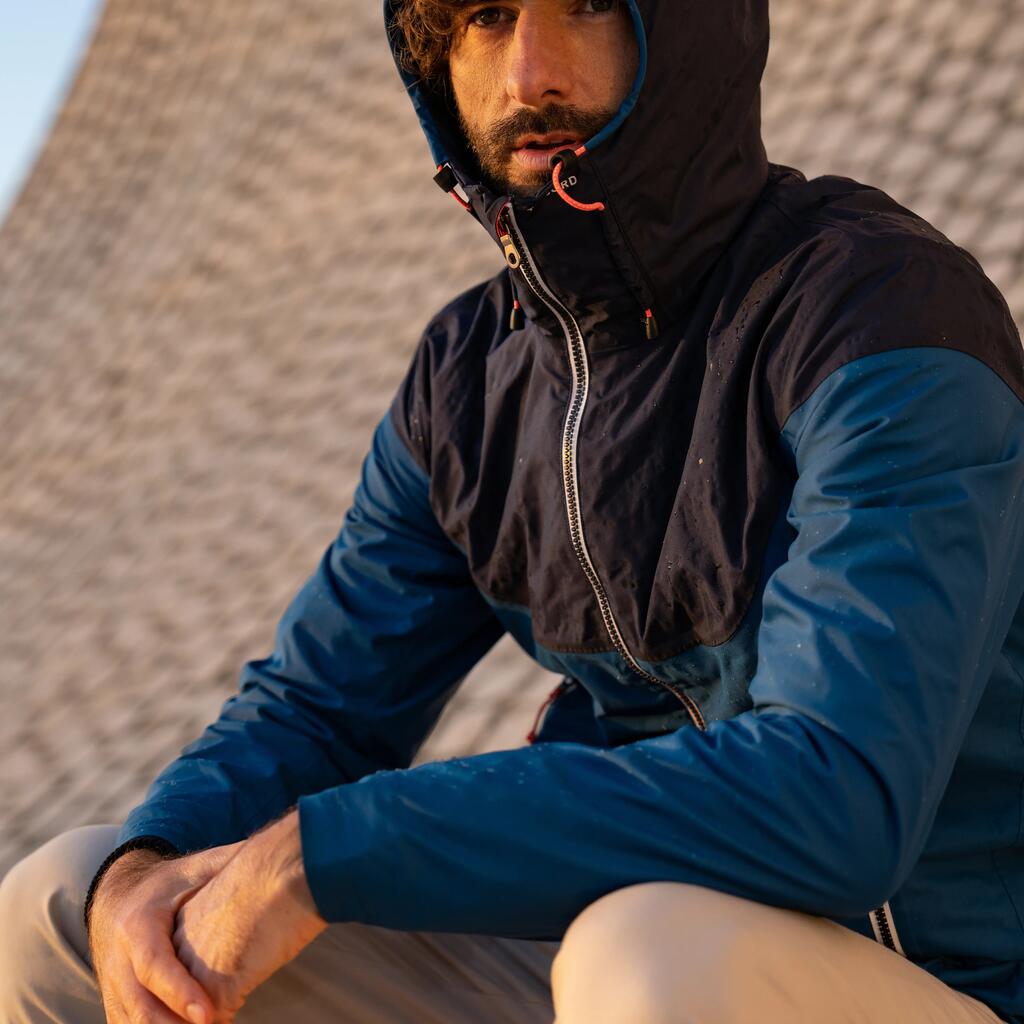 Chamarra de vela impermeable azul marino con blanco para hombre Sailing 100