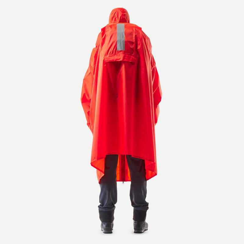 Regenponcho voor trekking MT900 rood 75 liter L/XL