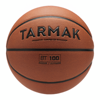 Ballon de basket BT100 de taille 7 orange pour les hommes à partir de 13 ans .