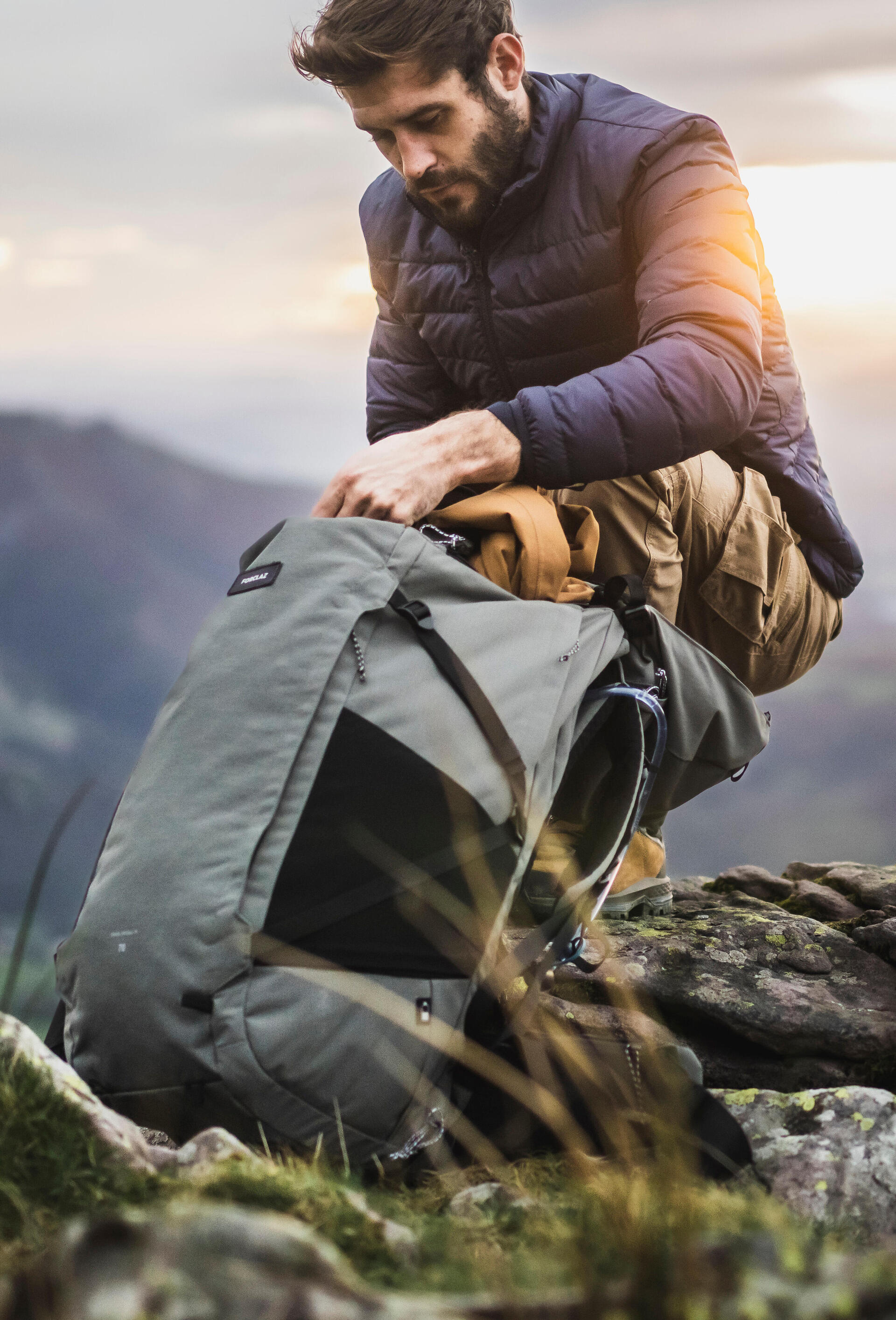 Men’s travel trekking rucksack with suitcase opening 70+6 litre Travel 900