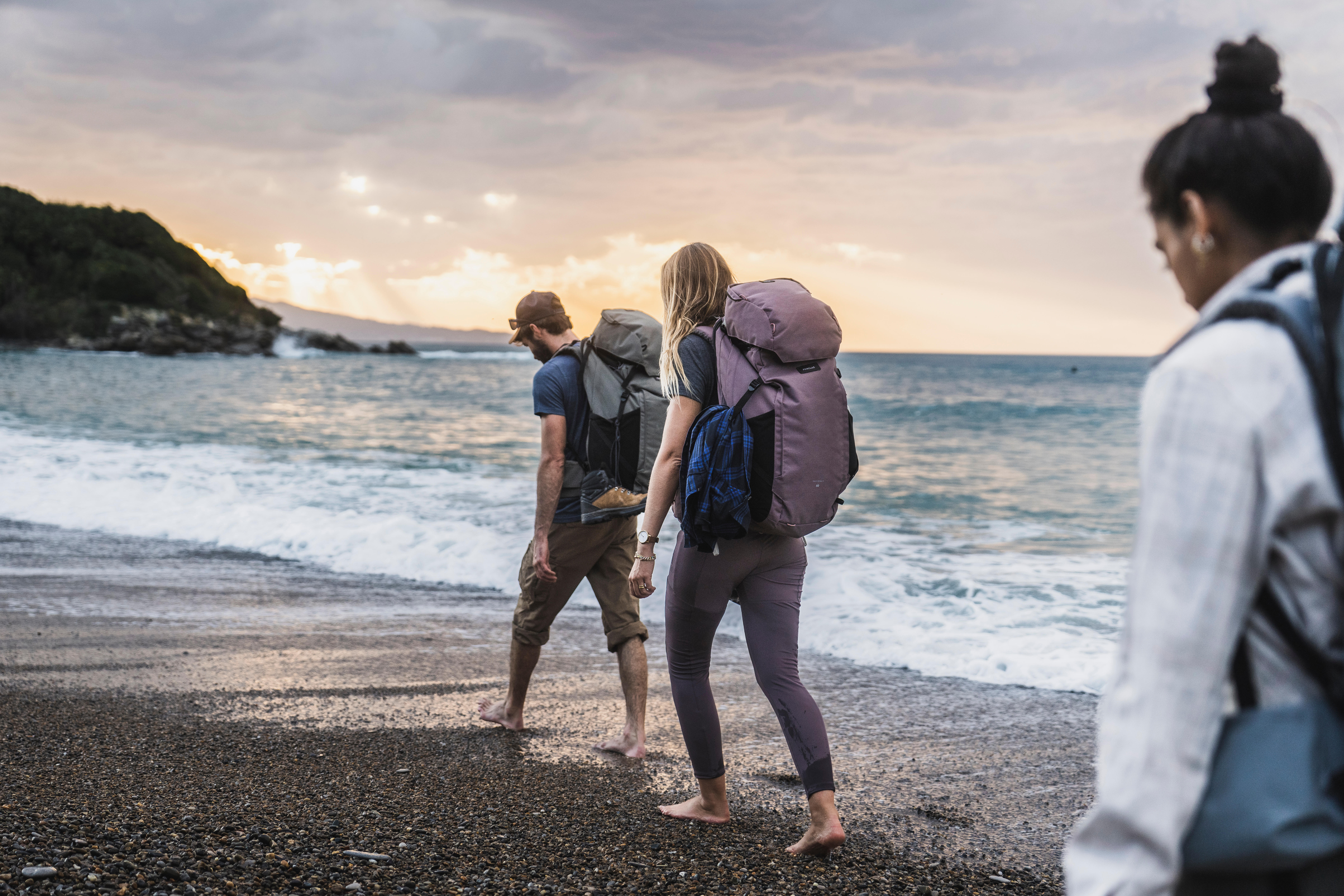 Sac à dos de randonnée femme – Travel 900 60 + 6 L - FORCLAZ