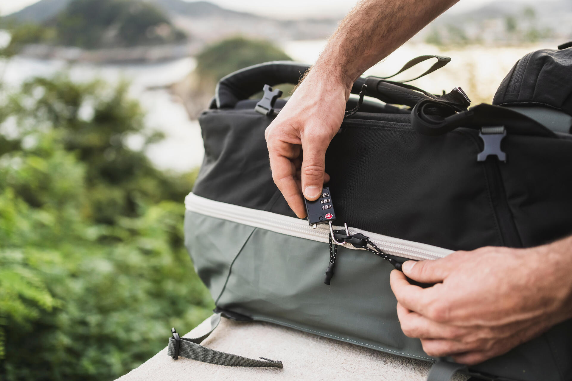 QUECHUA (ケシュア) トラベル バックパック Travel 500 Organiser 40L