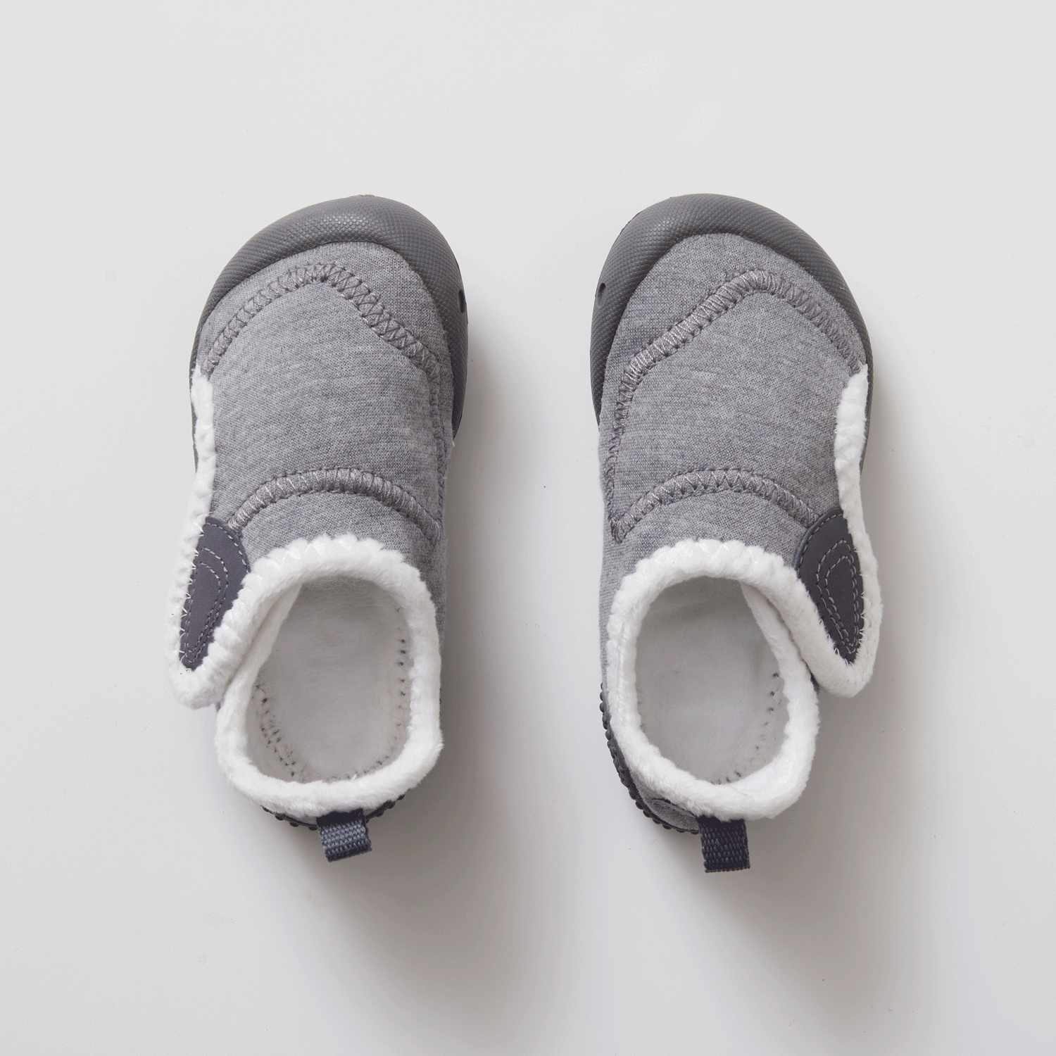 Comment choisir des chaussons de baby gym ?