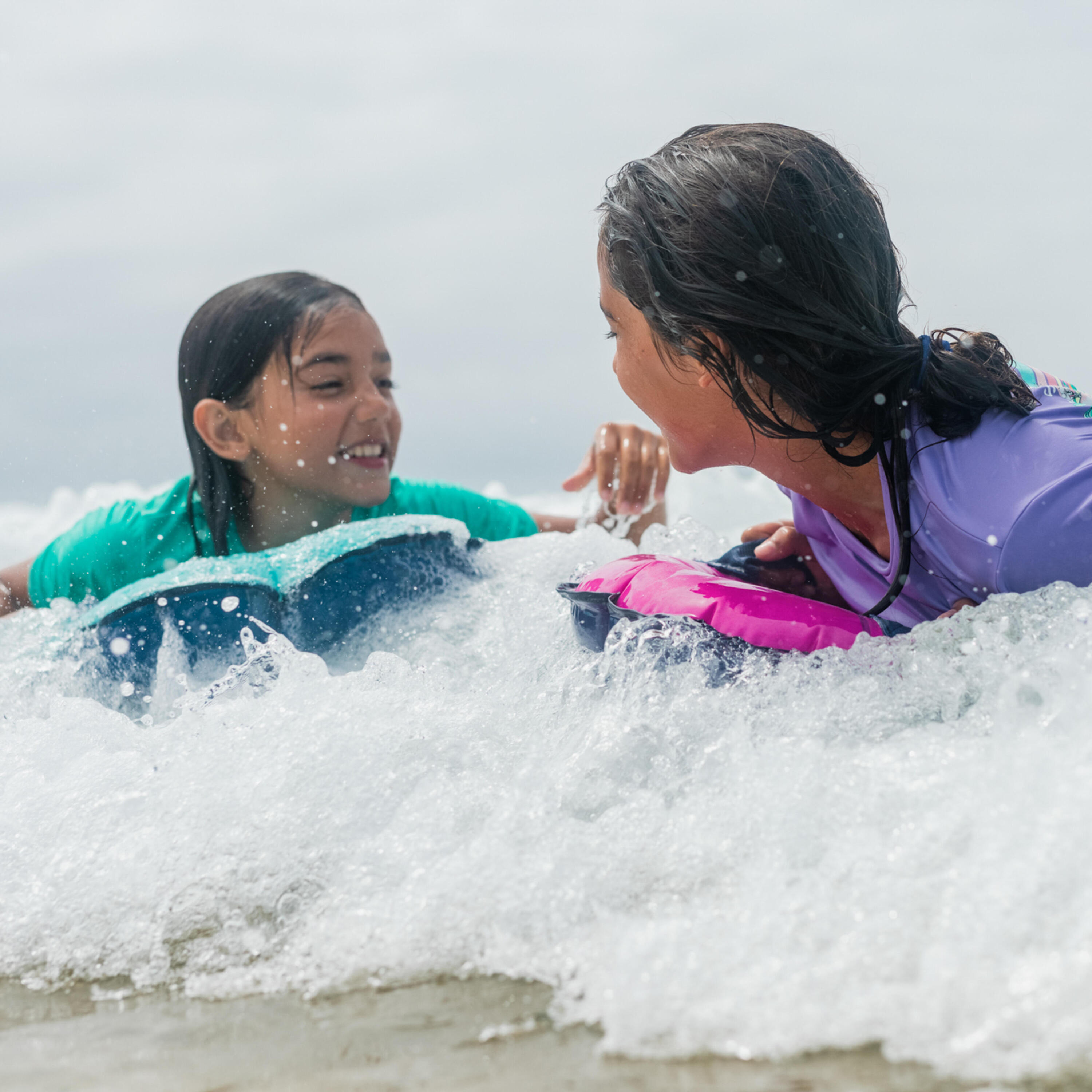 Opblaasbaar bodyboard voor kinderen, boogiebord met handgrepen, draagbaar, surfplank, zwembad, vlotter, strand, surfen, zwemmen, zomer, waterplezier voor kinderen, jongens, meisjes Opblaasbaar bodyboard voor kinderen, boogiebord met handgrepen, draagbaar, surfplank, zwembad, vlotter, strand, surfen, zwemmen, zomer, waterplezier voor kinderen, jongens, meisjes