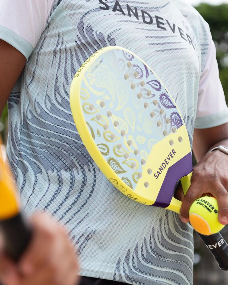 Beach tennis