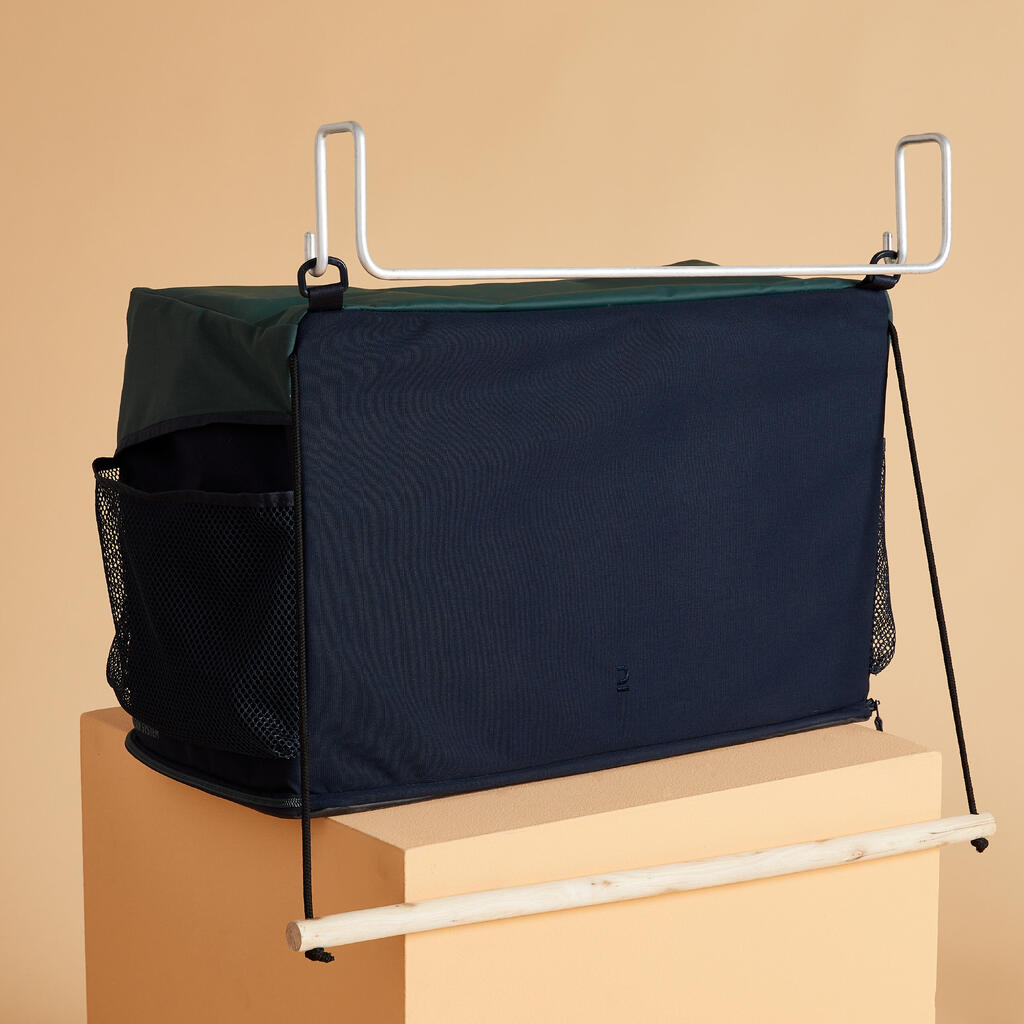 Žirgo priežiūros reikmenų krepšys-dėžė, kabinamas ant aptvaro, žalias ir mėlynas