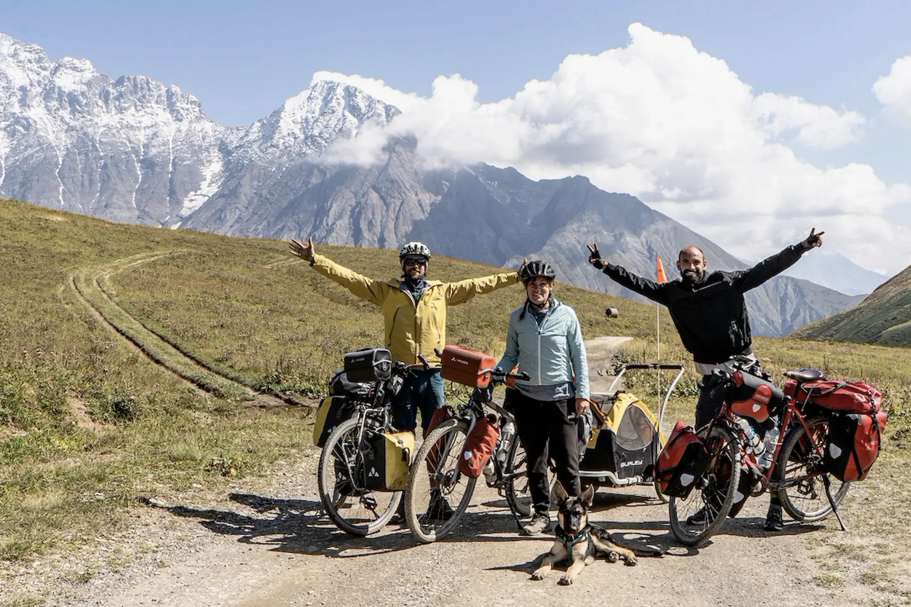 cyclists who plan their trip by bike