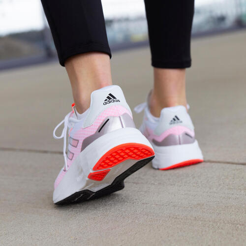 CHAUSSURES DE RUNNING FEMME ADIDAS SPEEDMOTION - blanche et orange