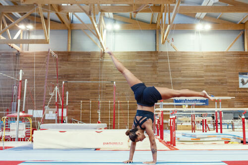 Gymnastique artistique : les équipements essentiels et complémentaires