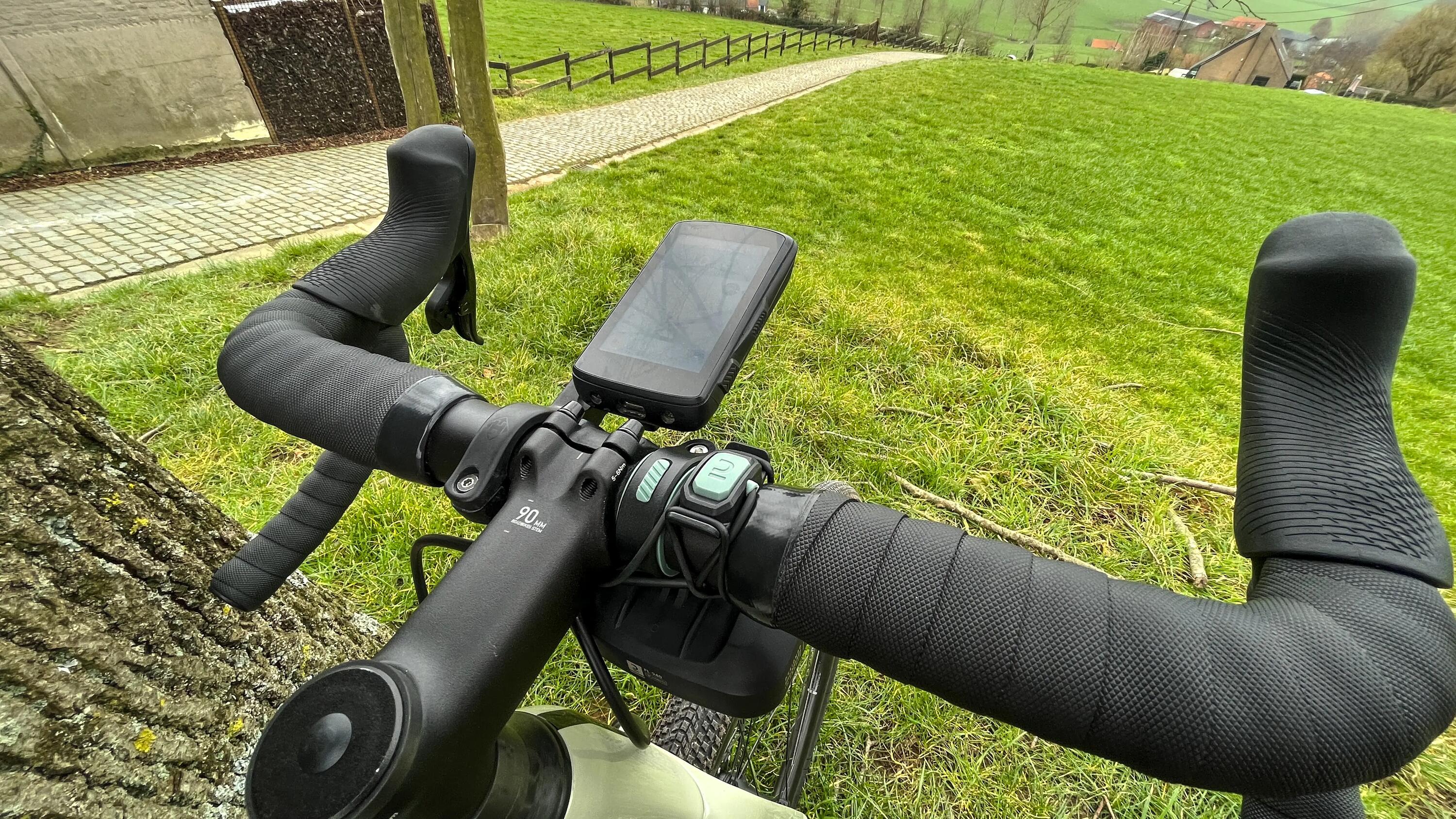 Eclairage vélo FL940 pour une pratique sur chemin non éclairé 18/18