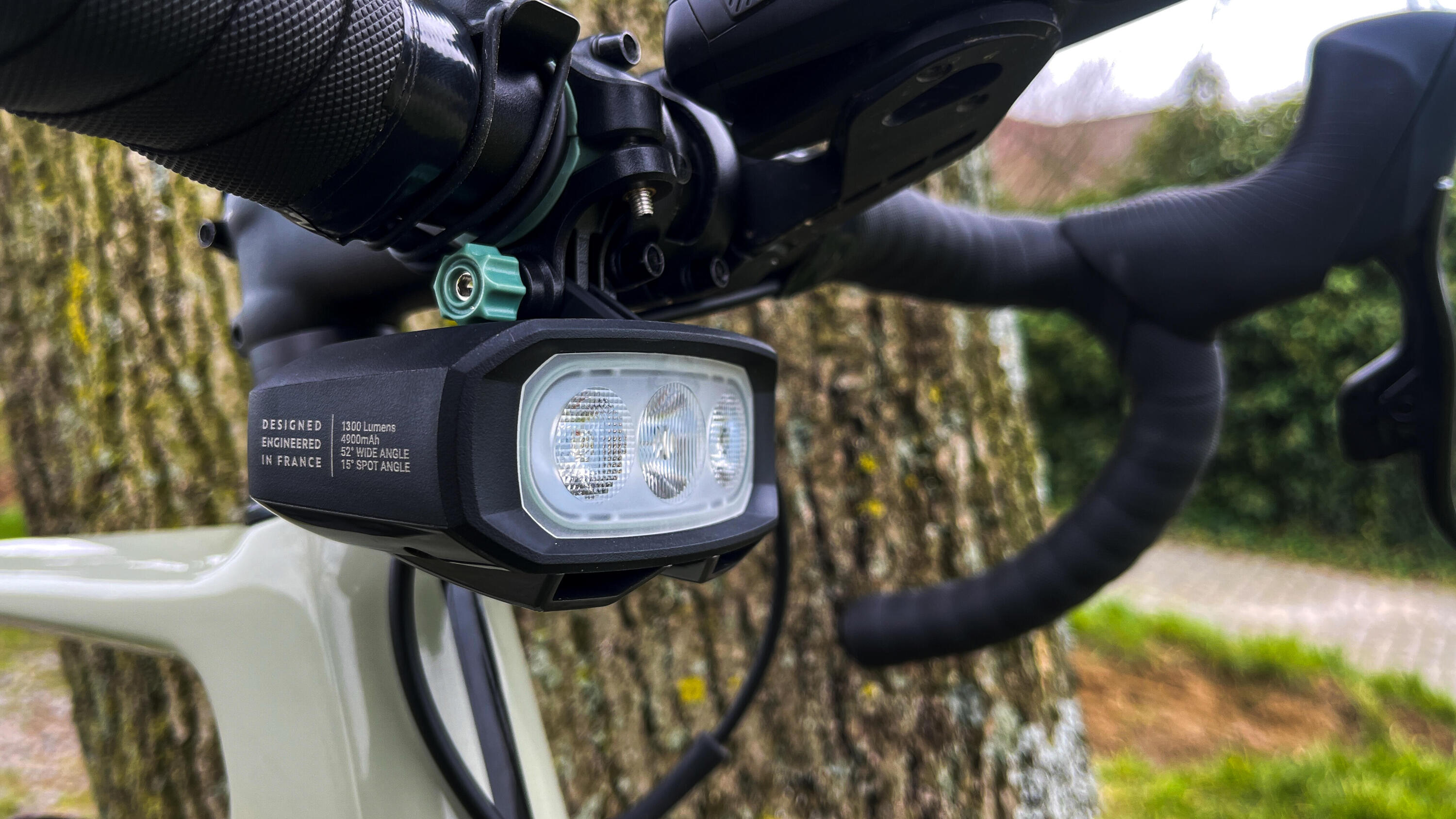 Lampka rowerowa Elops FL940 do jazdy off-road 15/18