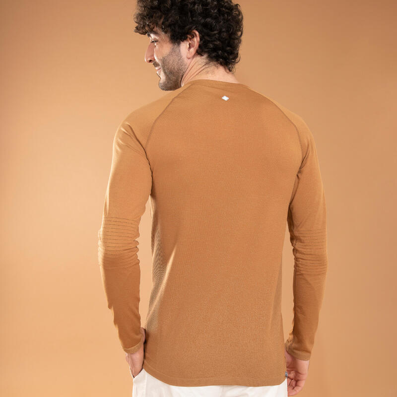 T-shirt manica lunga uomo yoga slim fit traspirante cammello 