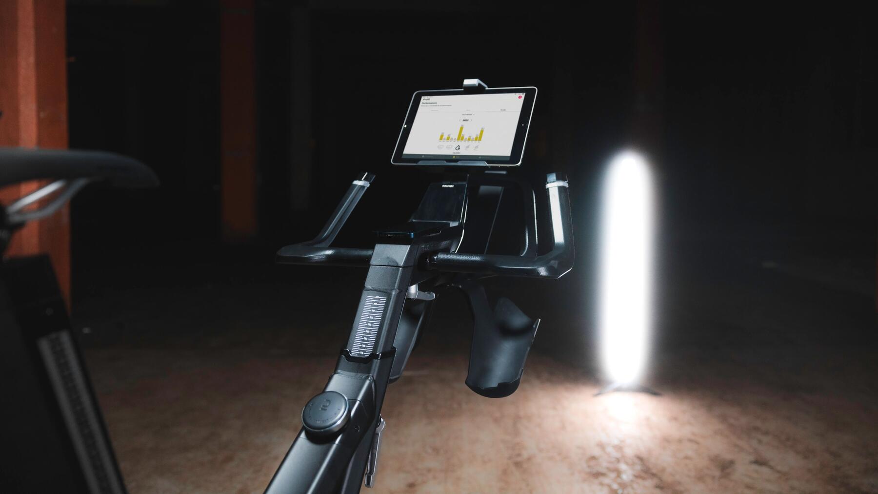 Ein Indoor Bike wird gewartet 
