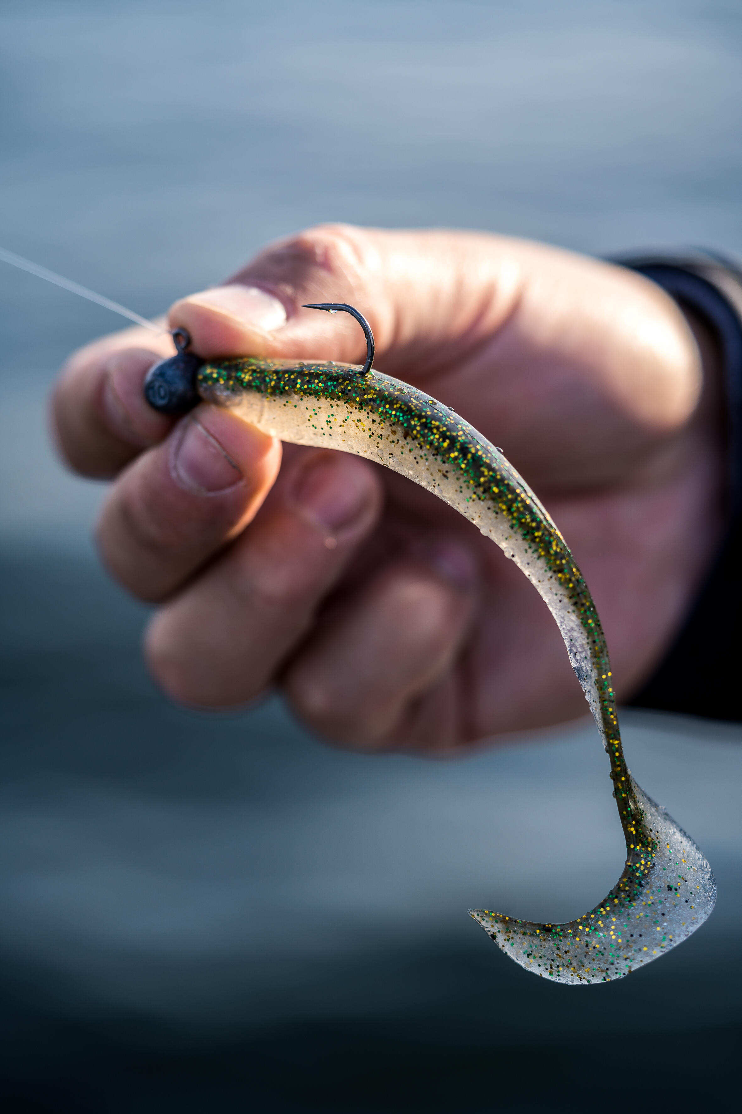 LEURRE SOUPLE VIRGULE GRUB AVEC ATTRACTANT WXM YUBARI GRB 130 VERT 8/12