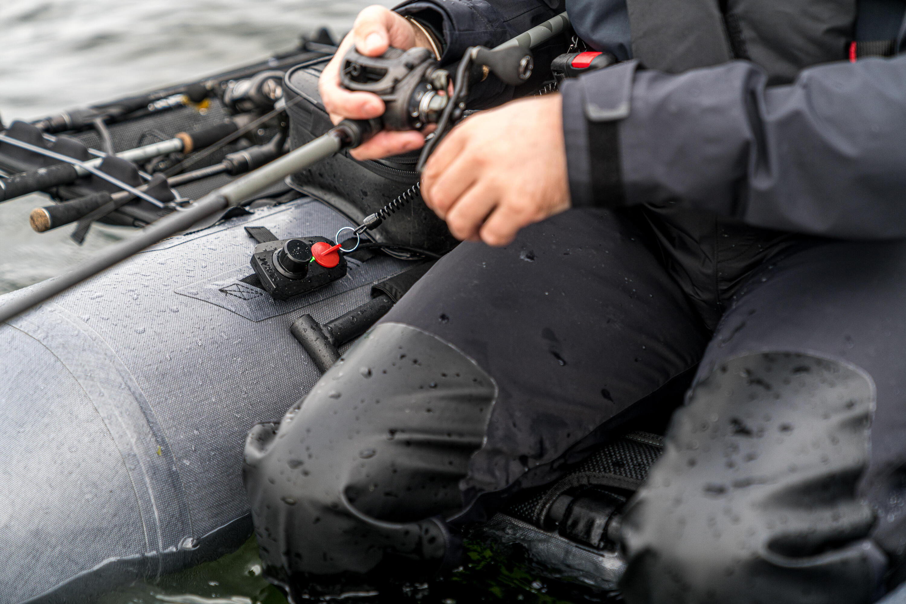 CAIXA DE COMANDO MOTOR DE FLOAT TUBE FLTB MTR PESCA 4/4