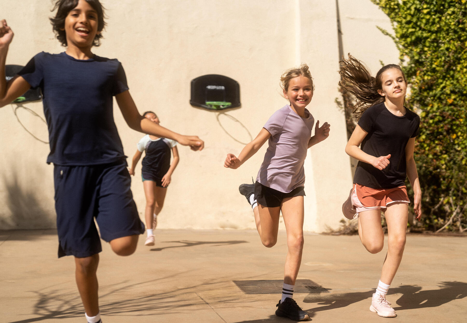 Perché incoraggiare i bambini a giocare e a muoversi all'aperto?