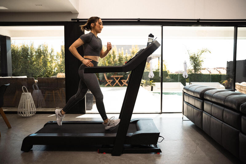 Wie schafft man es, 45 Minuten auf dem Laufband zu joggen?