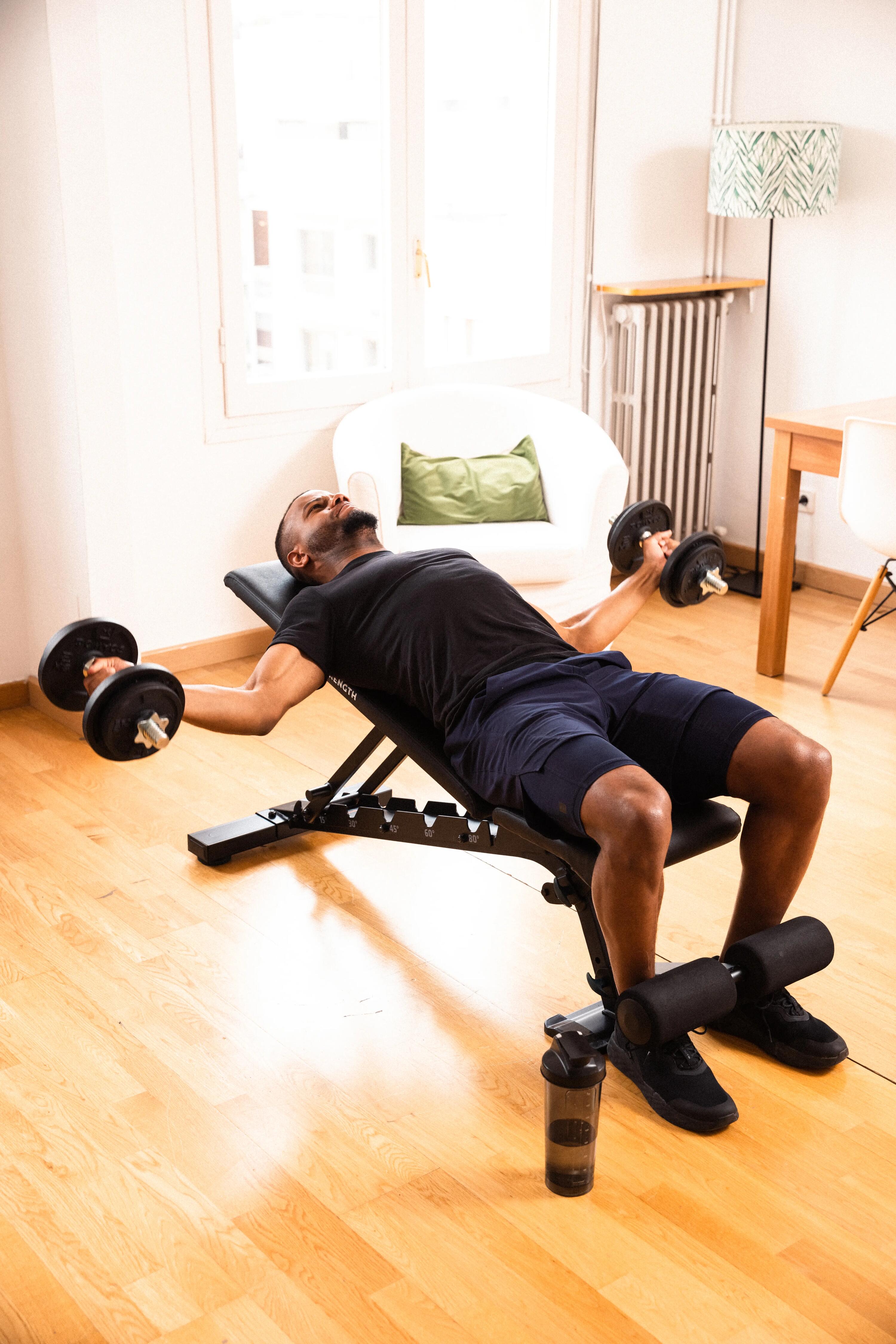 Rozpiętki hantlami na ławce skośnej (Incline bench dumbbells chest fly