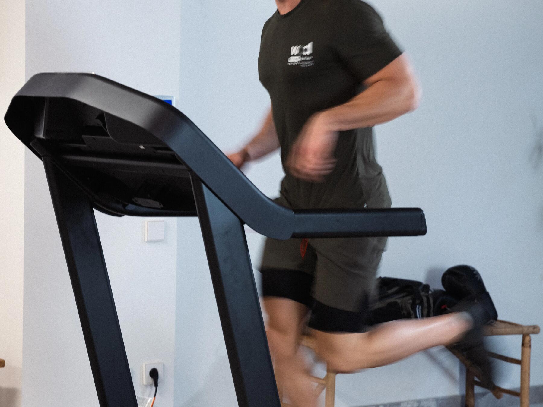 QUALE SPORT SCEGLIERE PER SUDARE IL PIU' POSSIBILE | DECATHLON