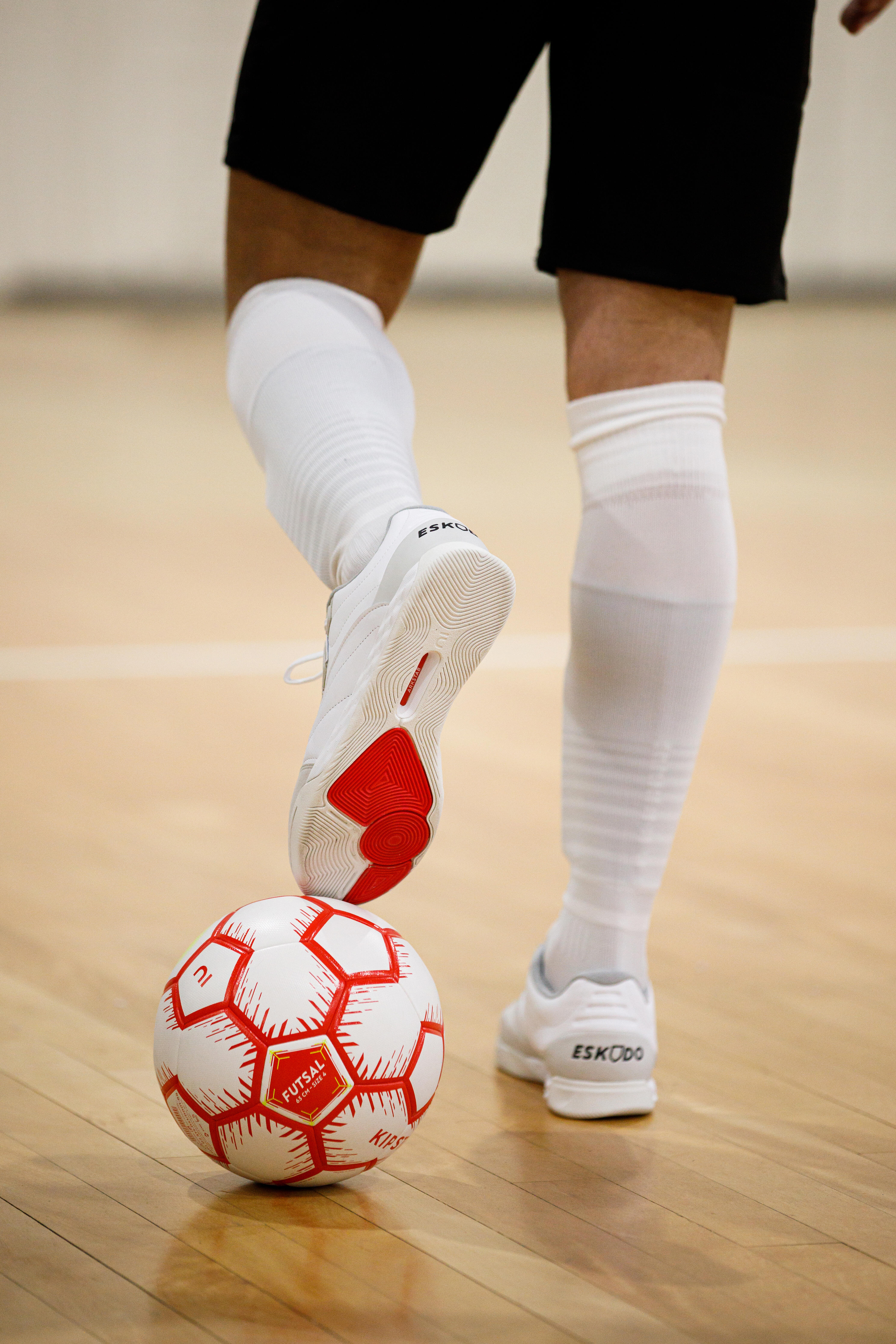 Size 4 Hybrid Futsal Ball - FS 100 Red/White - KIPSTA