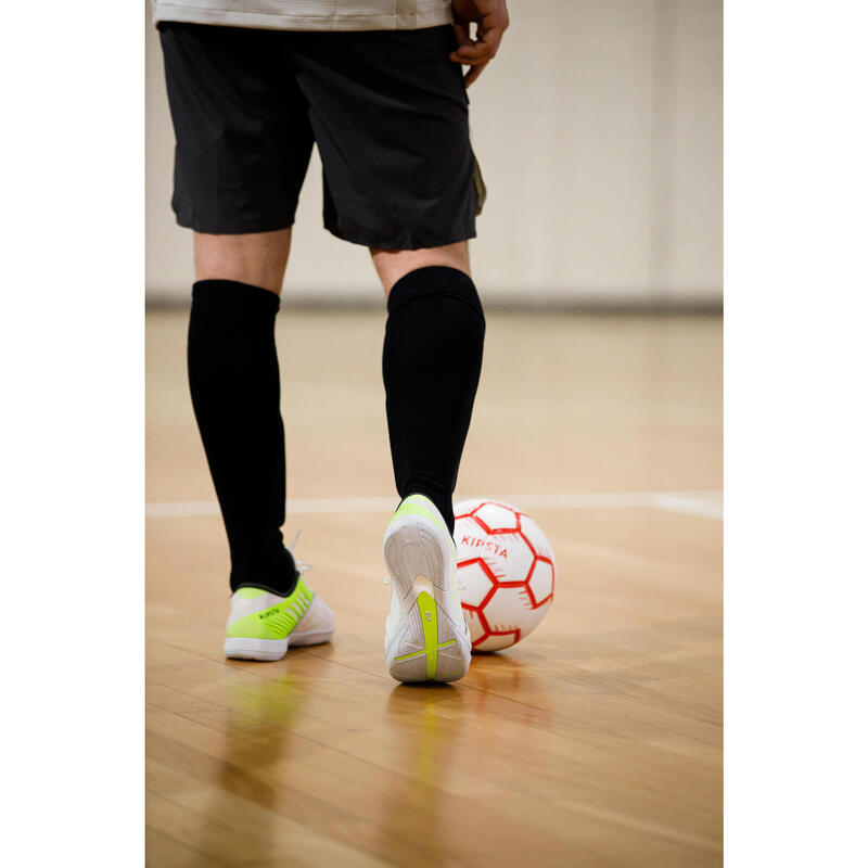 Ballon de Futsal taille 4 (périmètre 63cm) Rouge et blanc