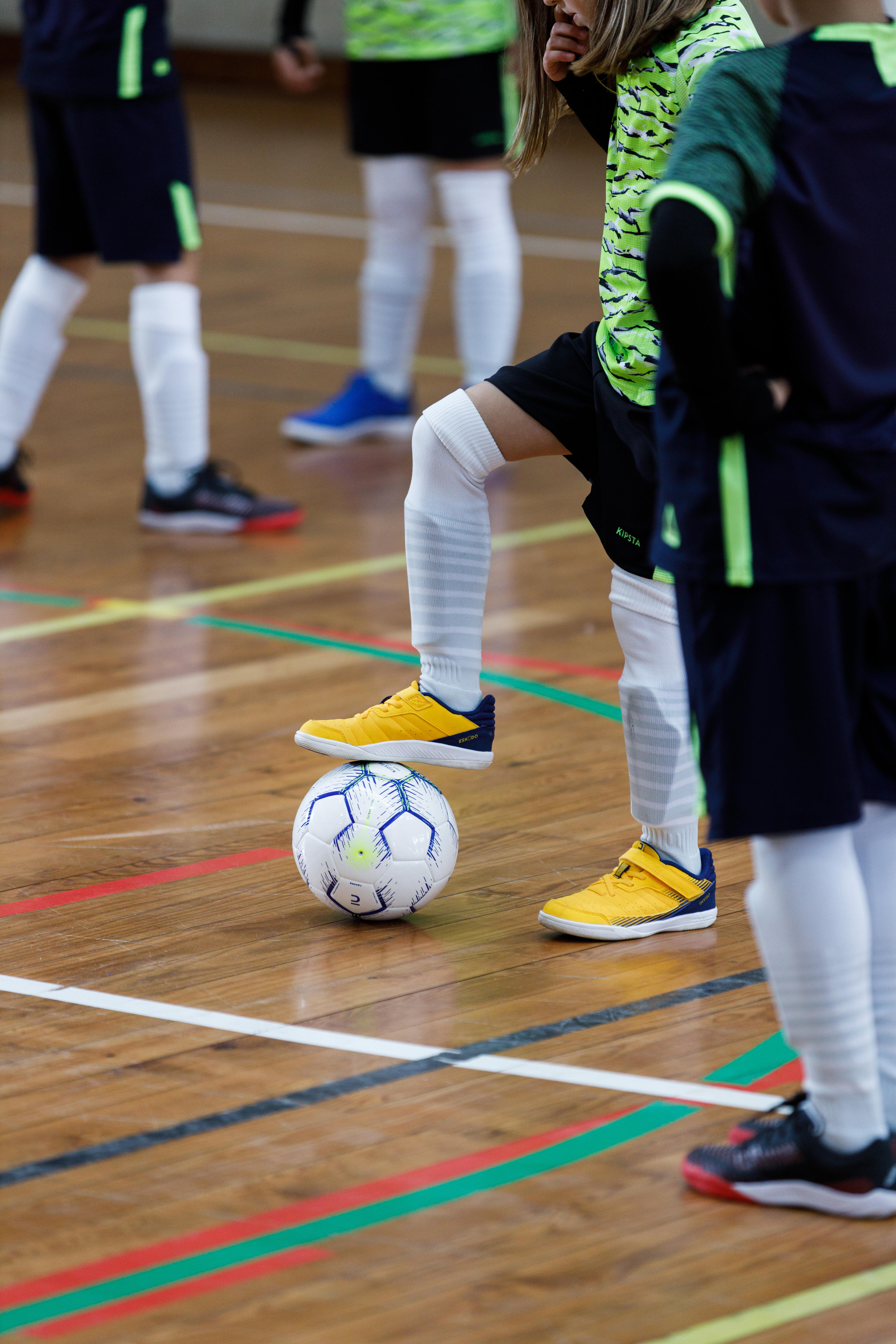 Kids' Futsal Shoes - Eskudo 500 JR Yellow - KIPSTA