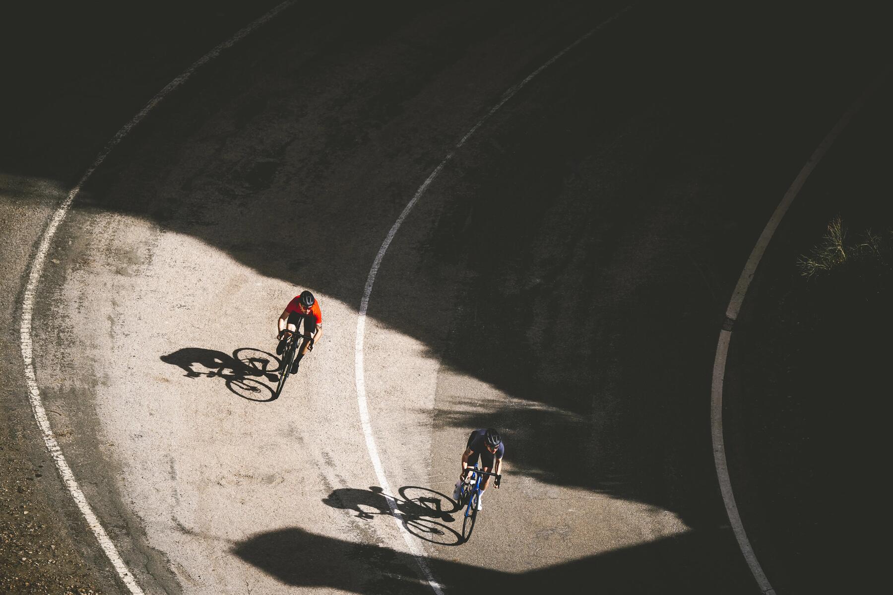 Wie sollte ich trainieren, um mich beim Rennradfahren zu verbessern?