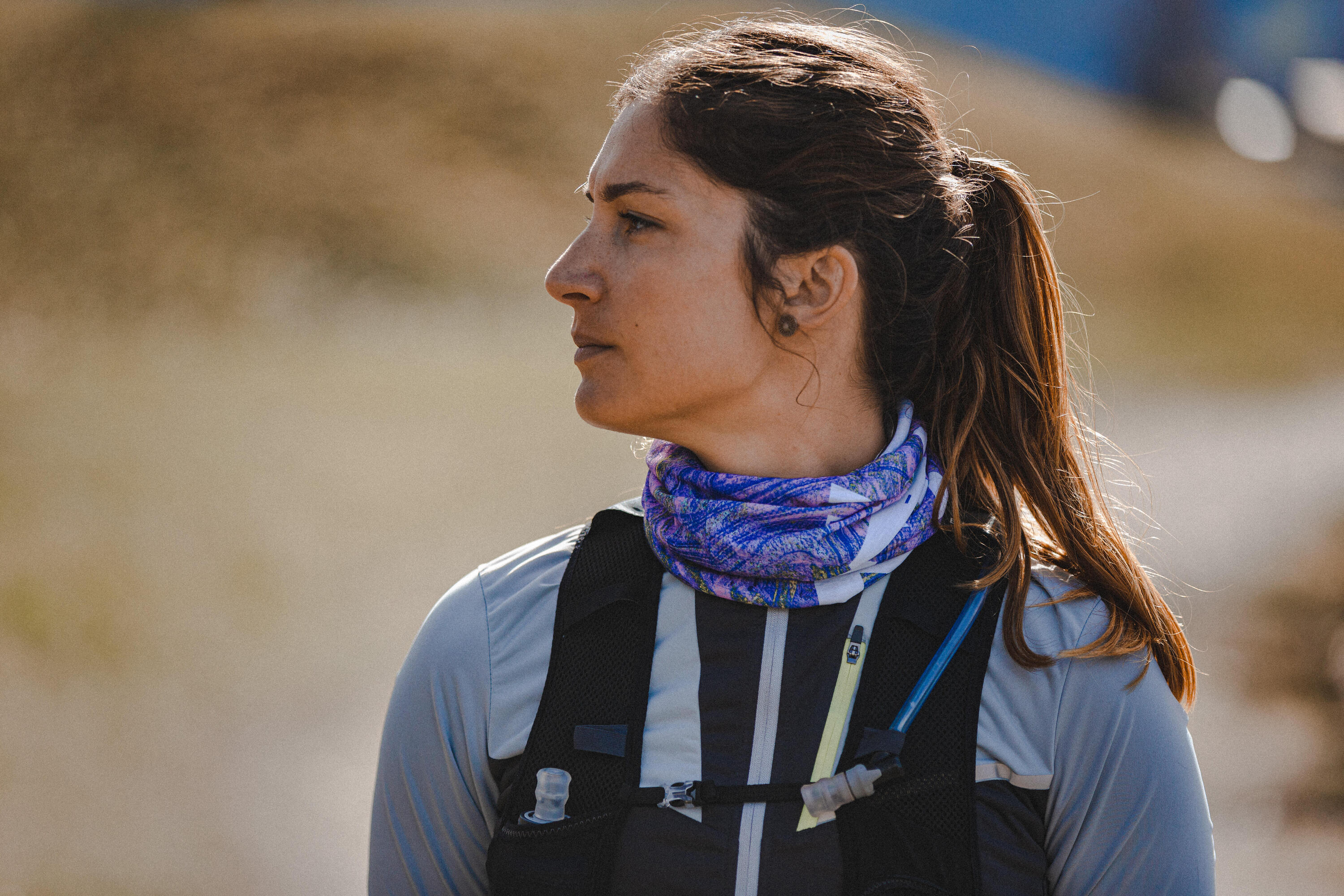 WOMEN'S TRAIL RUNNING LONG-SLEEVED SOFTSHELL JERSEY - GREY 11/17