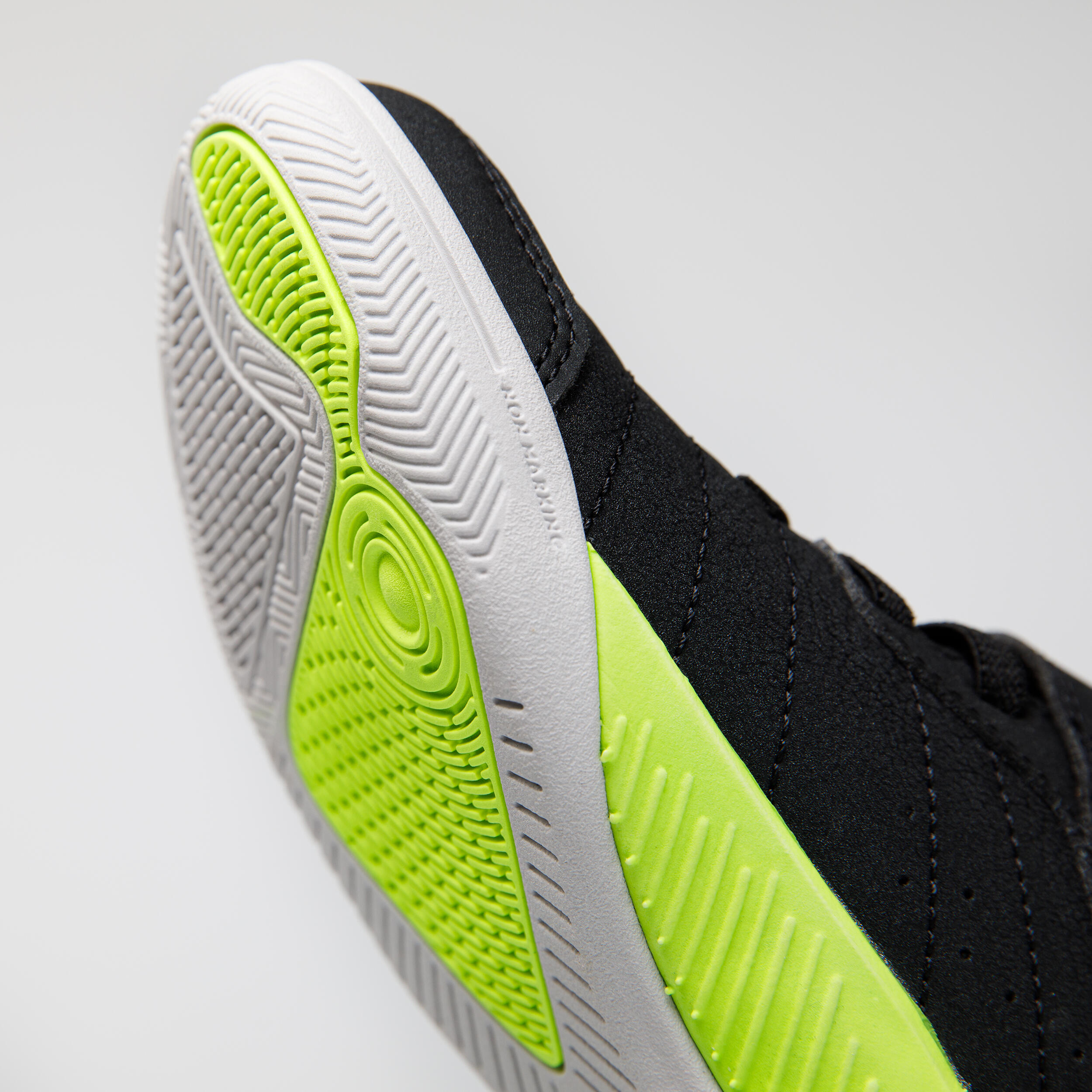 Sapatilhas de Futsal ESKUDO 500 Criança Preto/Amarelo 11/16
