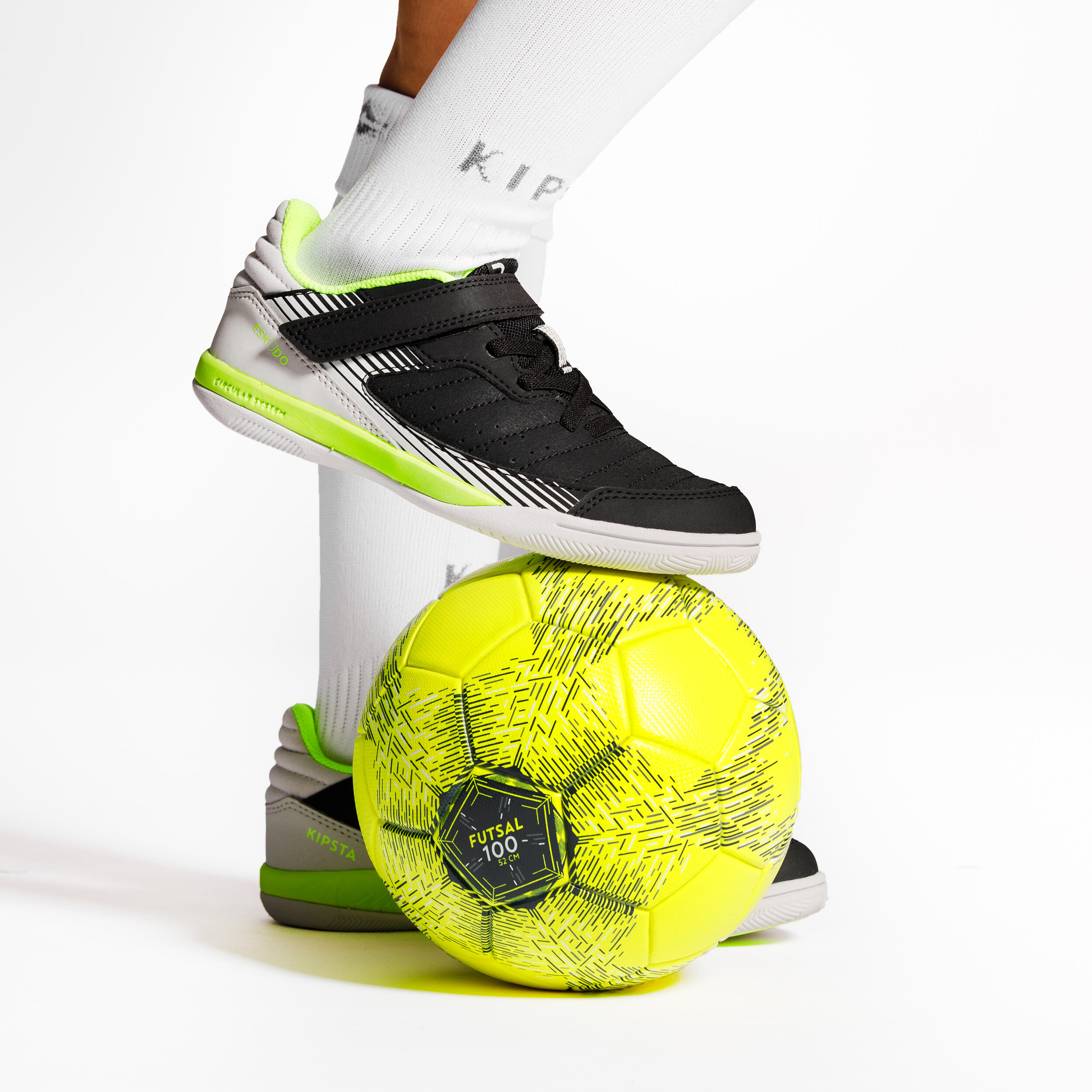 Sapatilhas de Futsal ESKUDO 500 Criança Preto/Amarelo 5/16